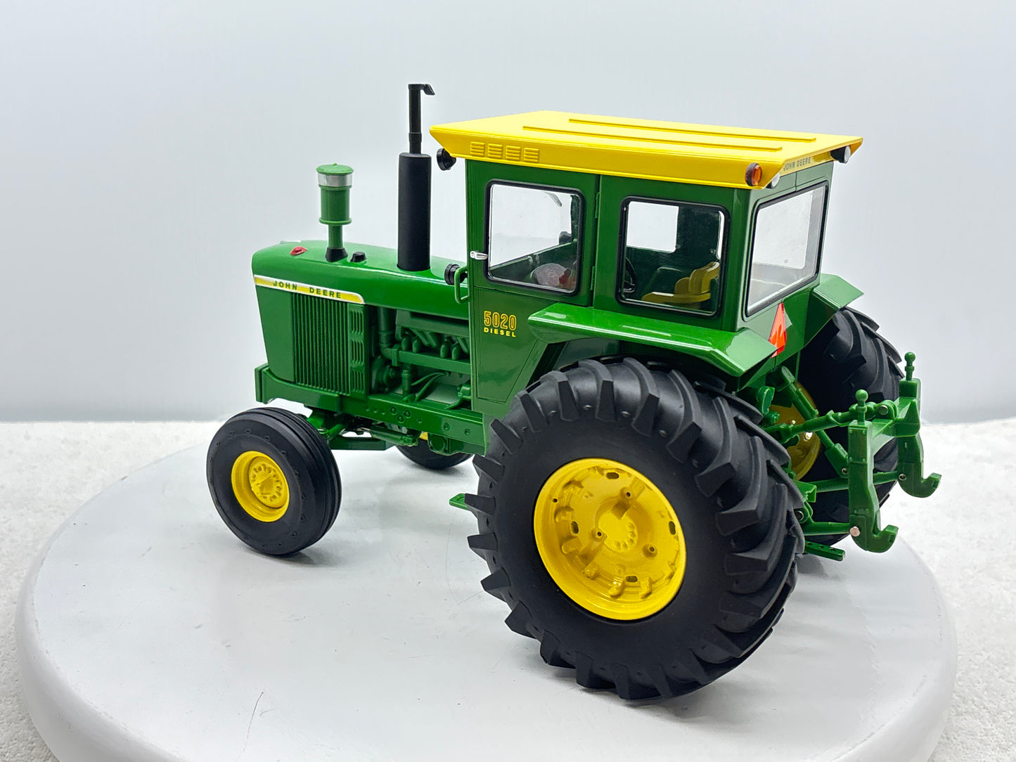 1/16 John Deere 5020 Two Cylinder Club