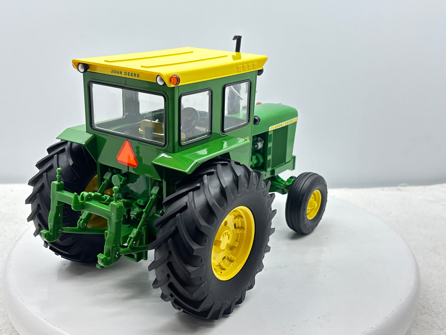 1/16 John Deere 5020 Two Cylinder Club