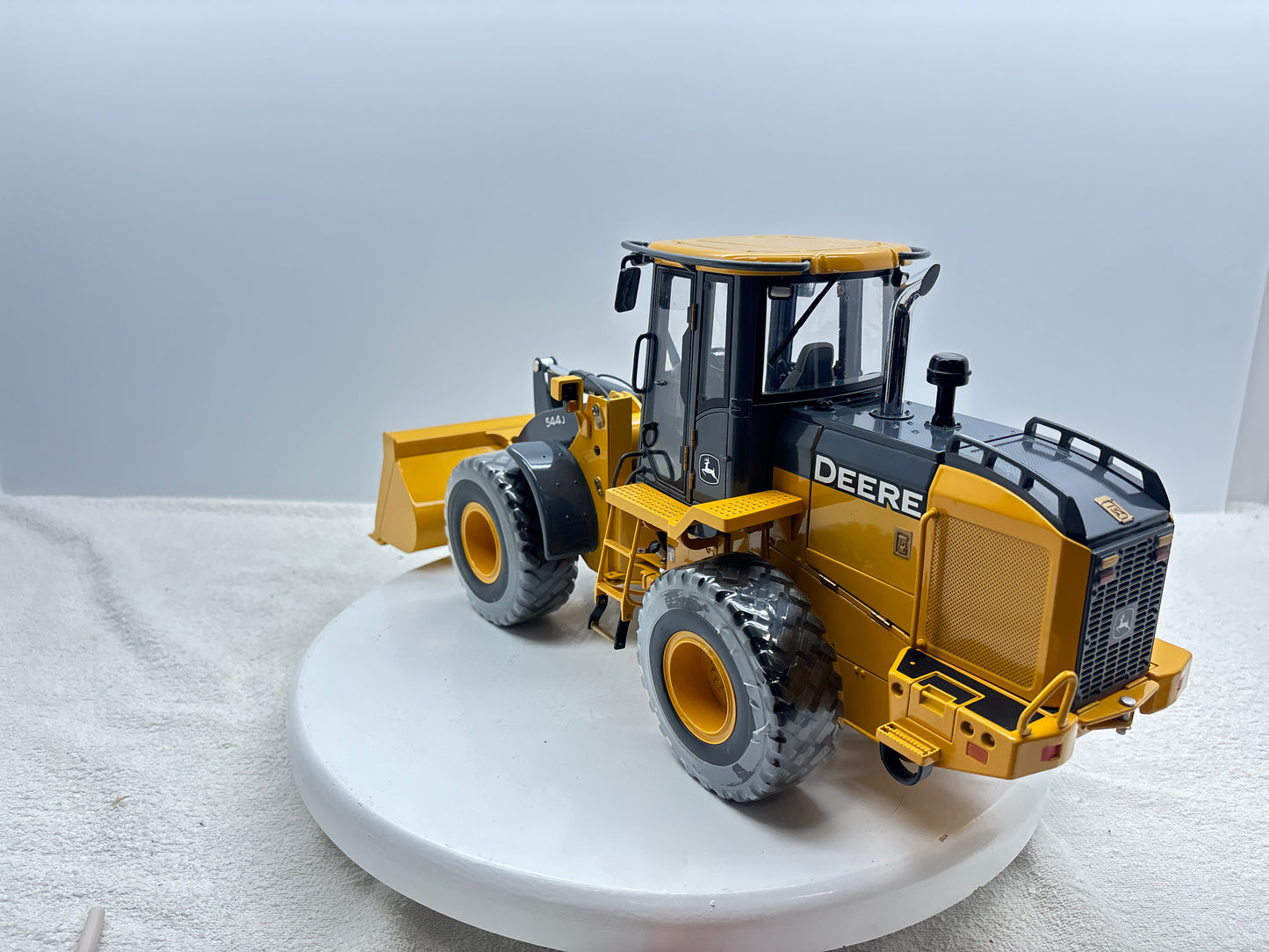 1/16 John Deere 544J
