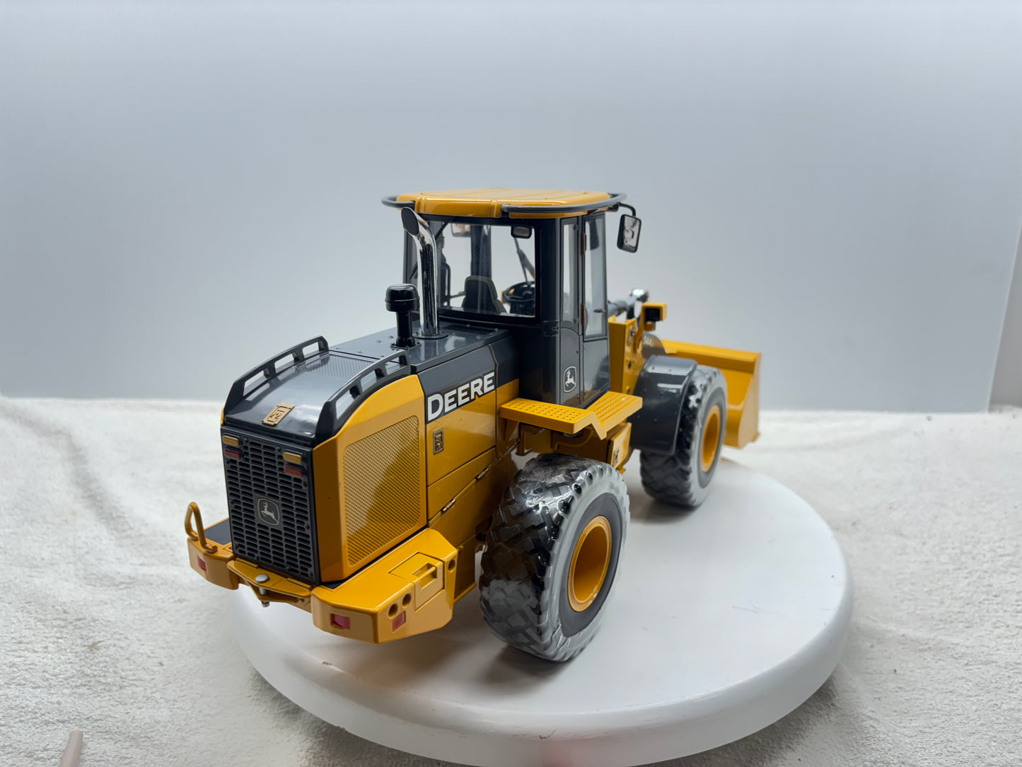 1/16 John Deere 544J