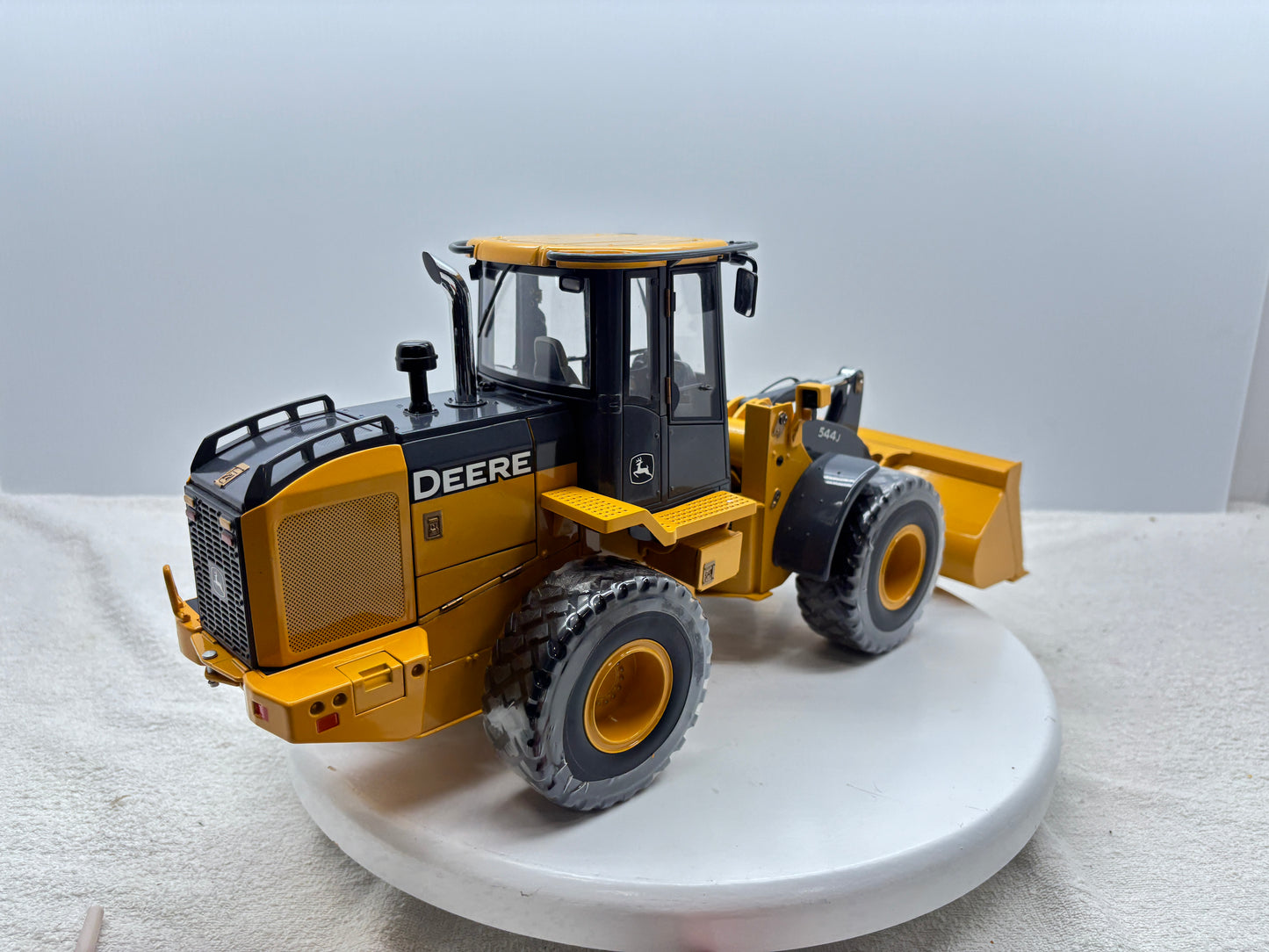 1/16 John Deere 544J