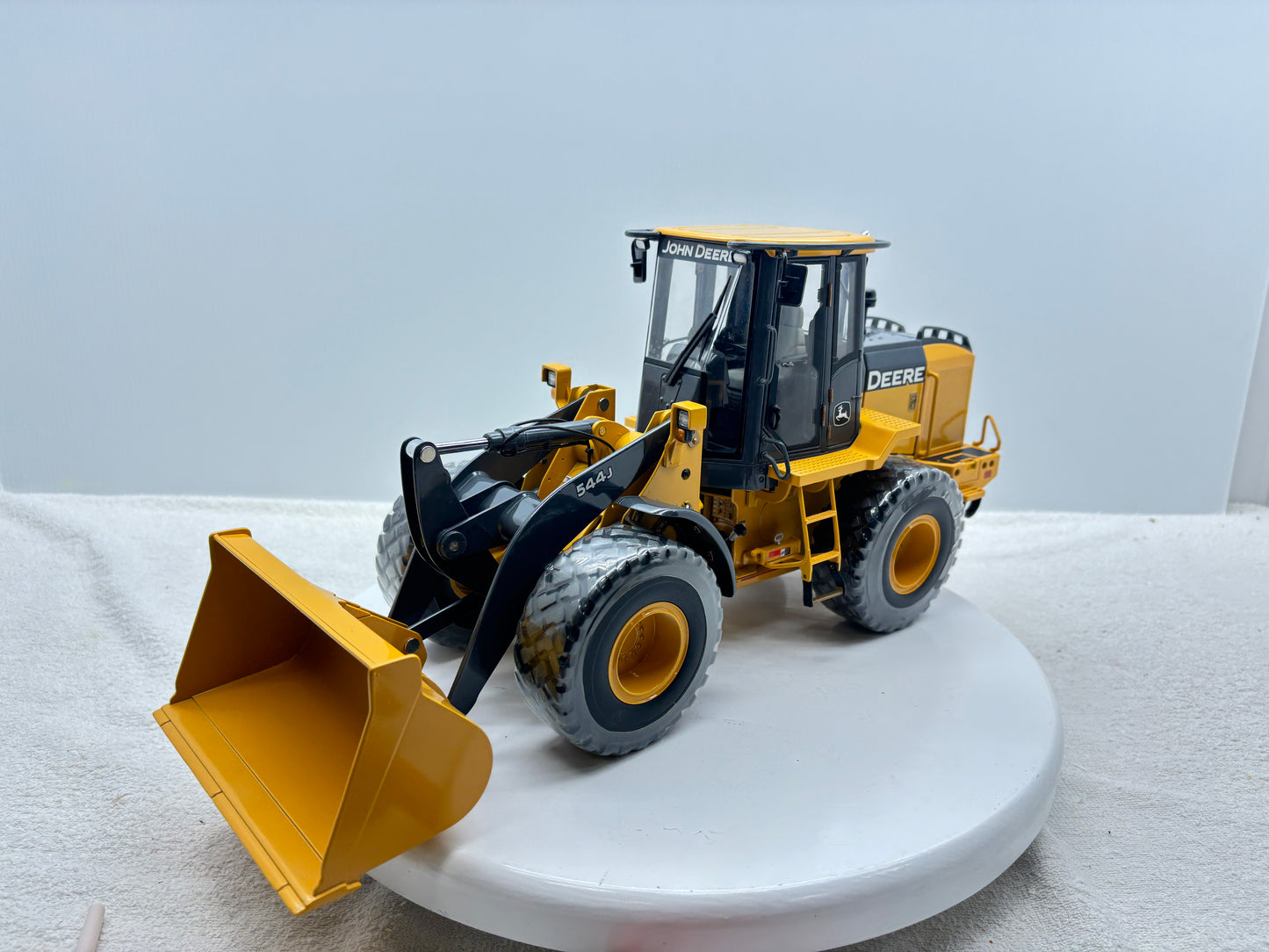 1/16 John Deere 544J