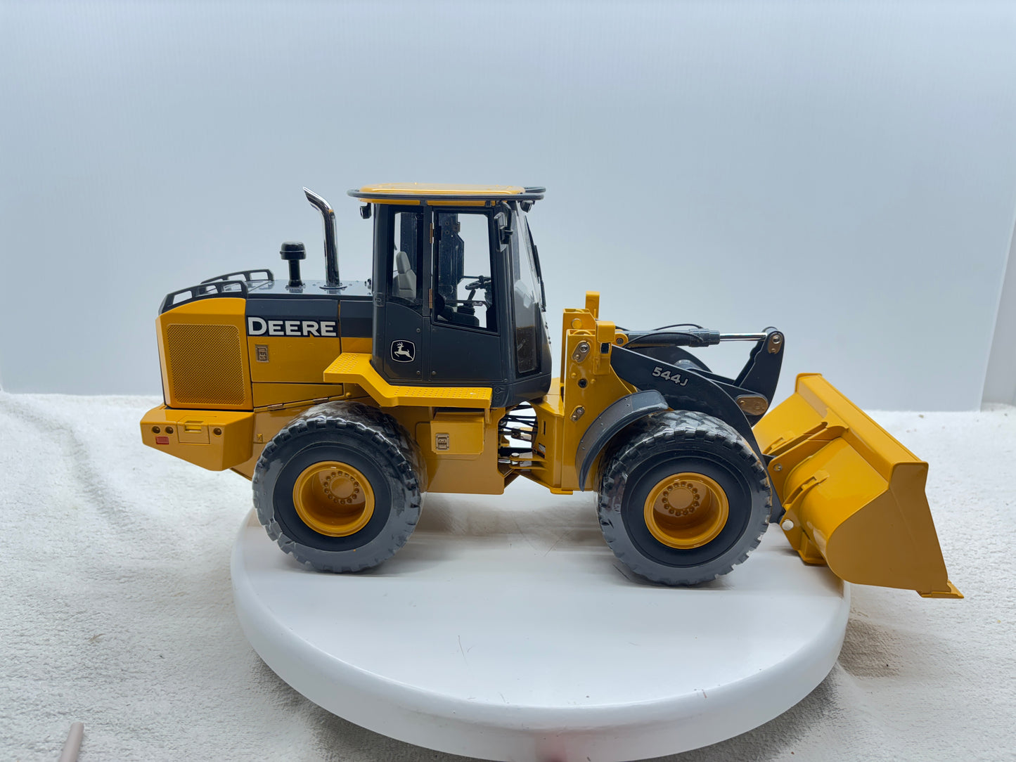1/16 John Deere 544J