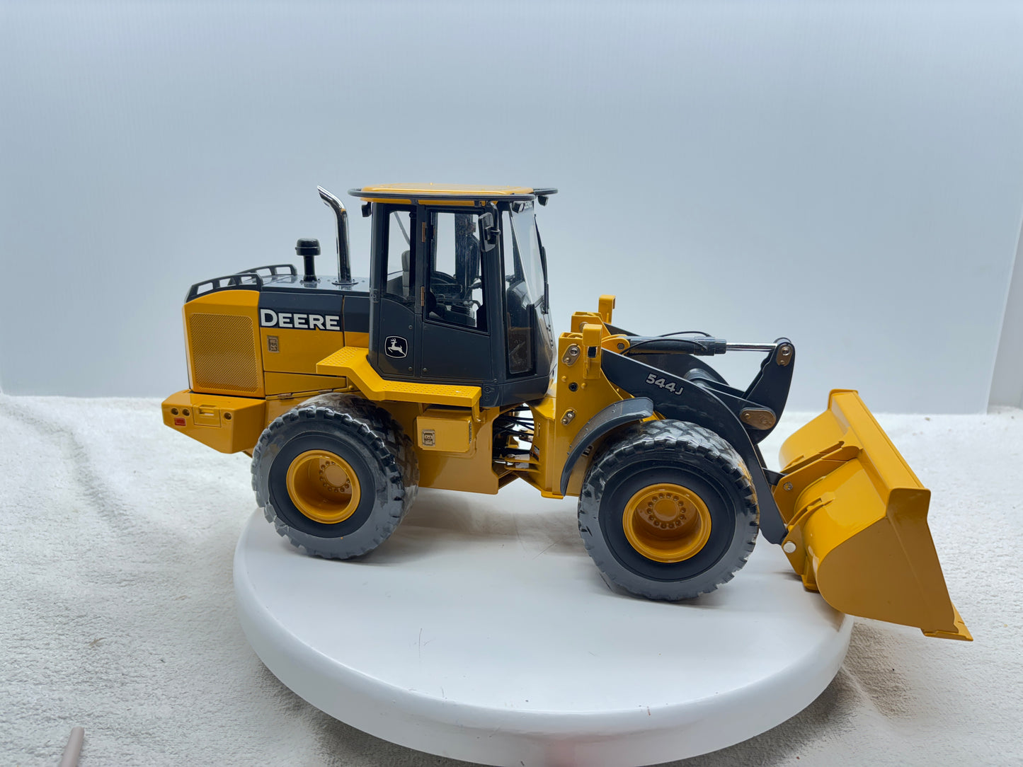 1/16 John Deere 544J
