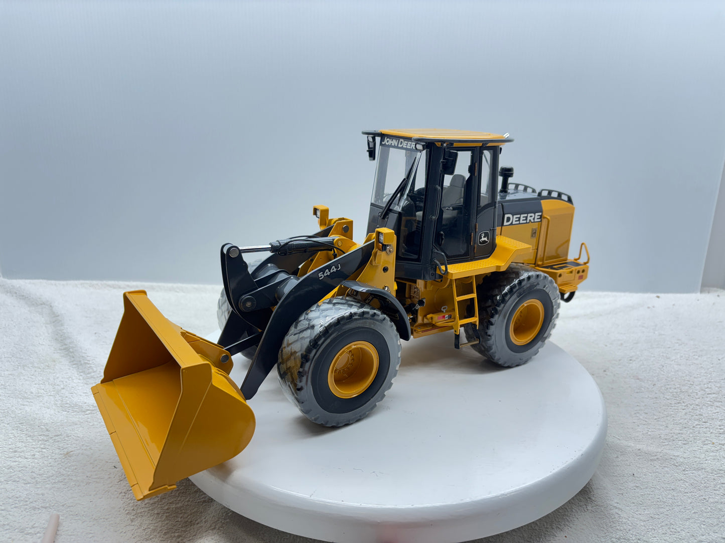 1/16 John Deere 544J