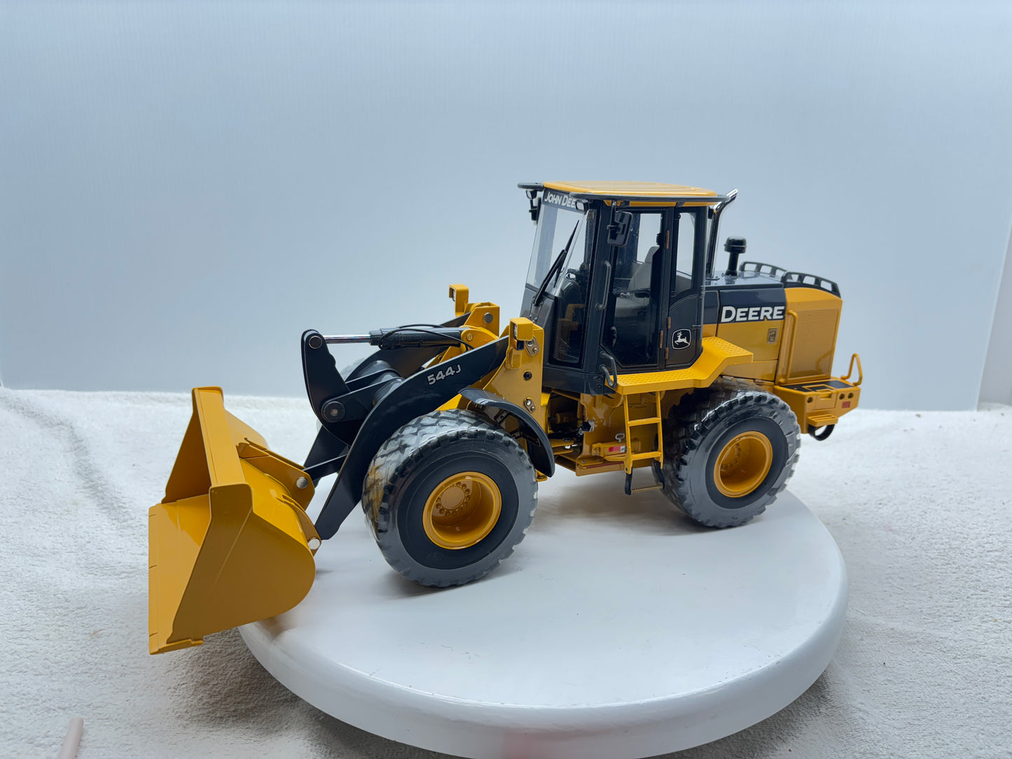 1/16 John Deere 544J