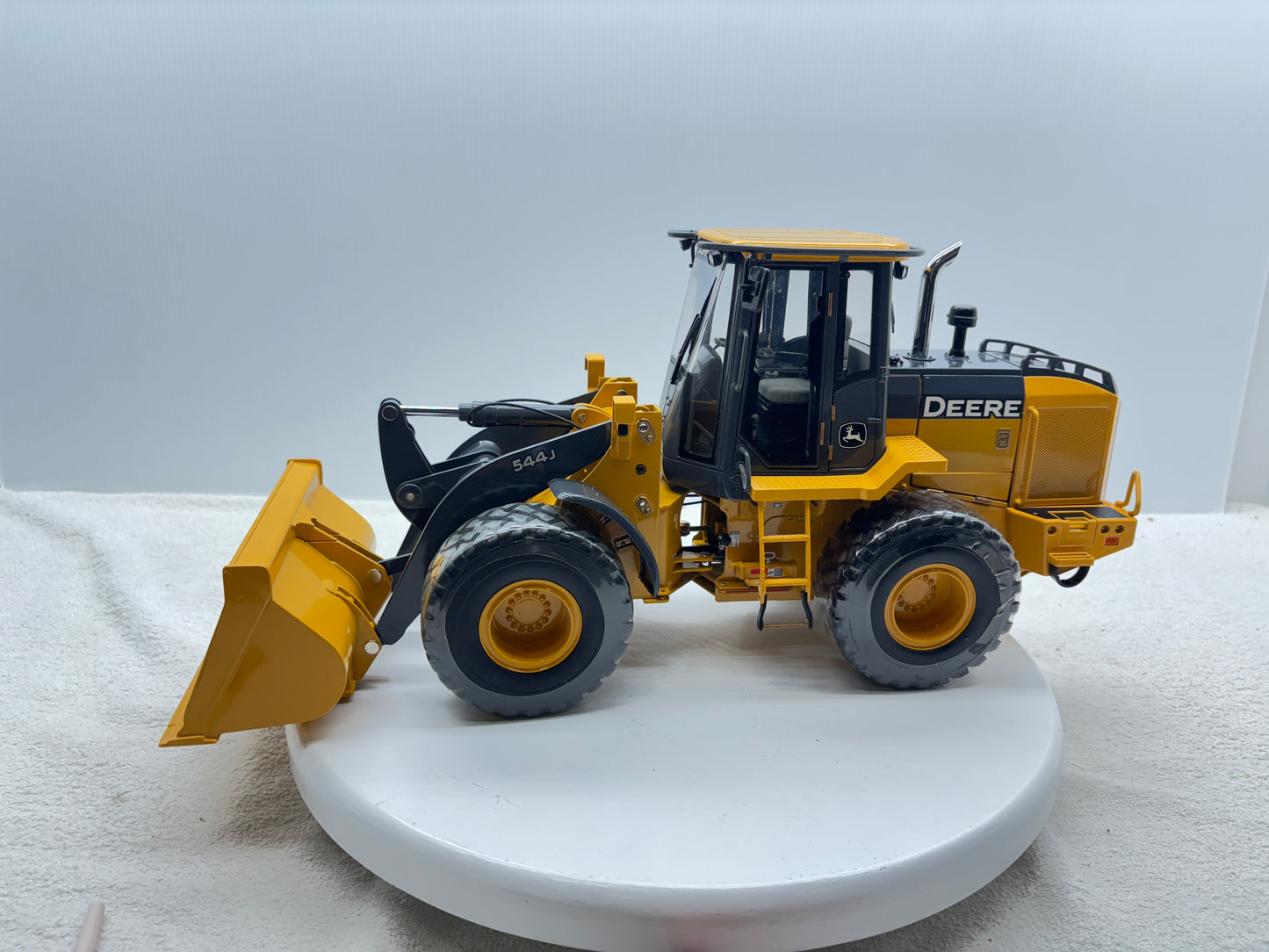 1/16 John Deere 544J