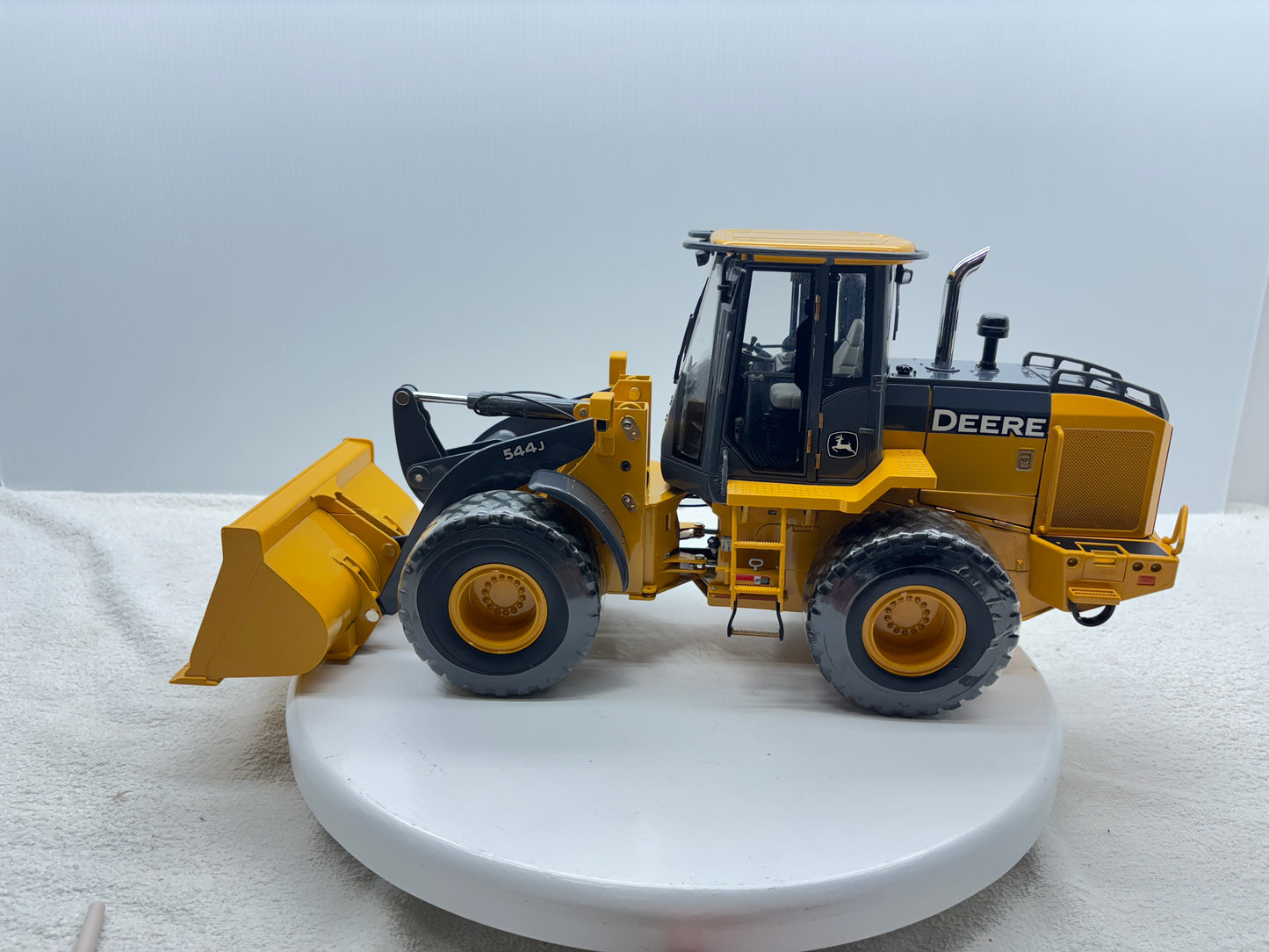 1/16 John Deere 544J