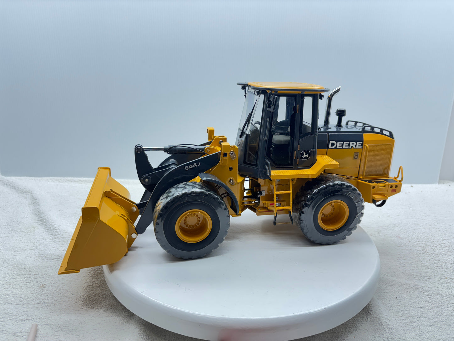 1/16 John Deere 544J