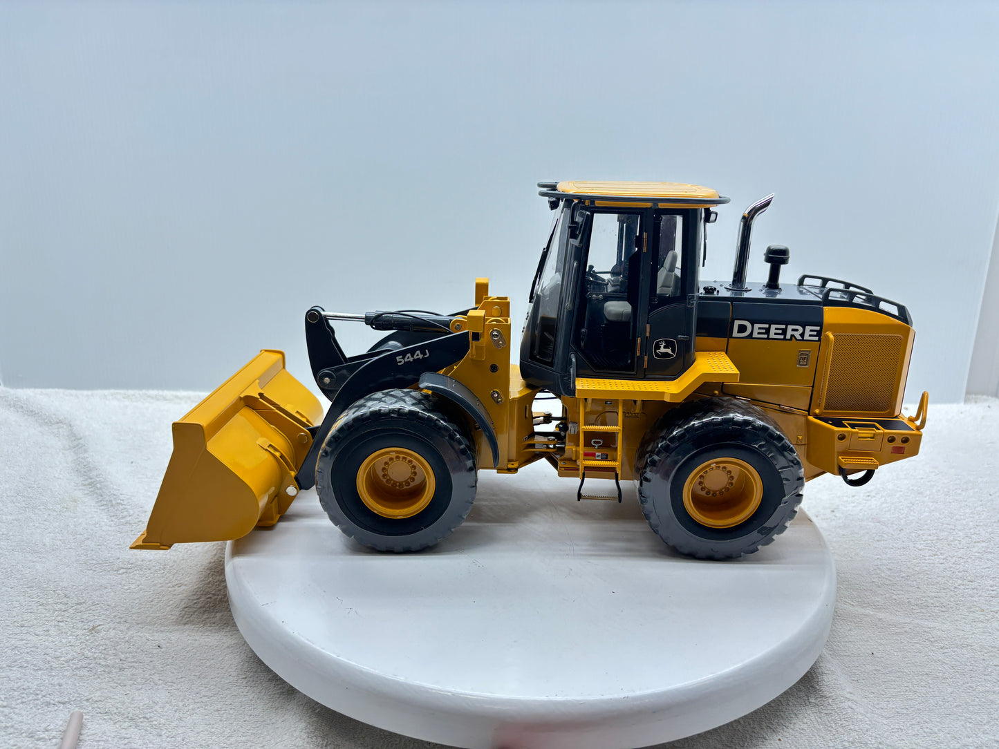 1/16 John Deere 544J