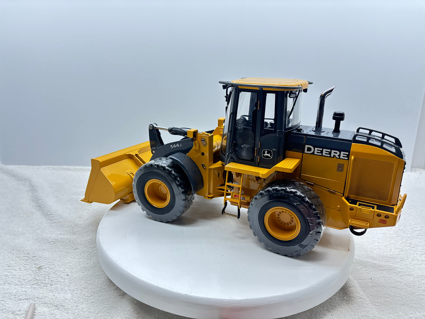 1/16 John Deere 544J