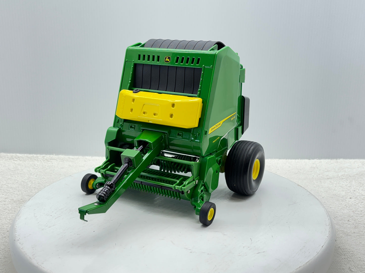1/16 John Deere 561R