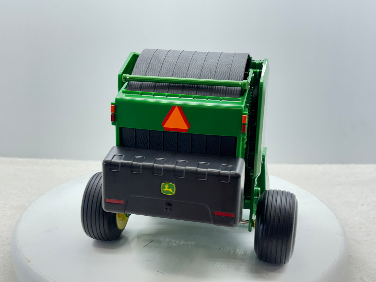 1/16 John Deere 561R