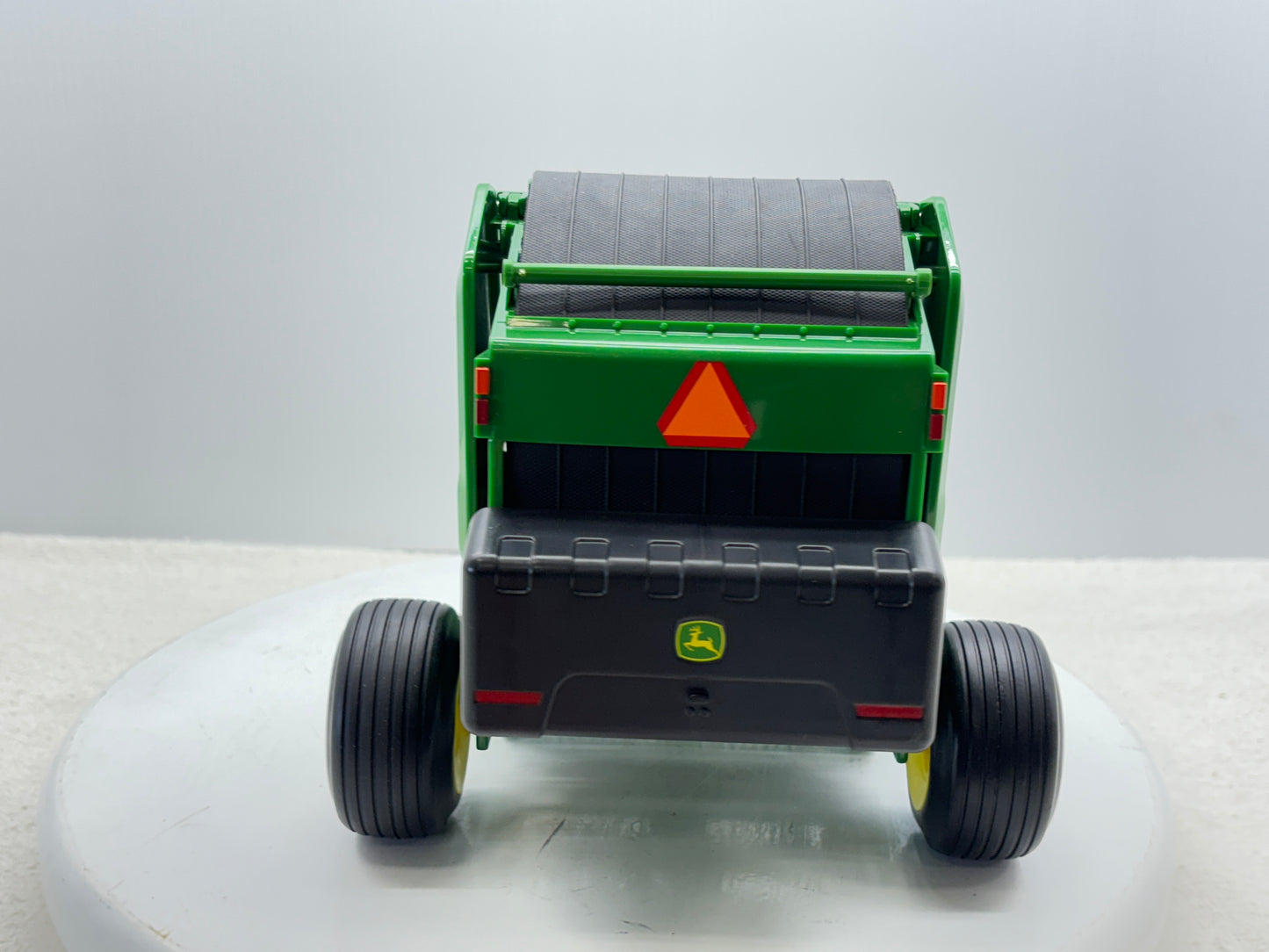 1/16 John Deere 561R