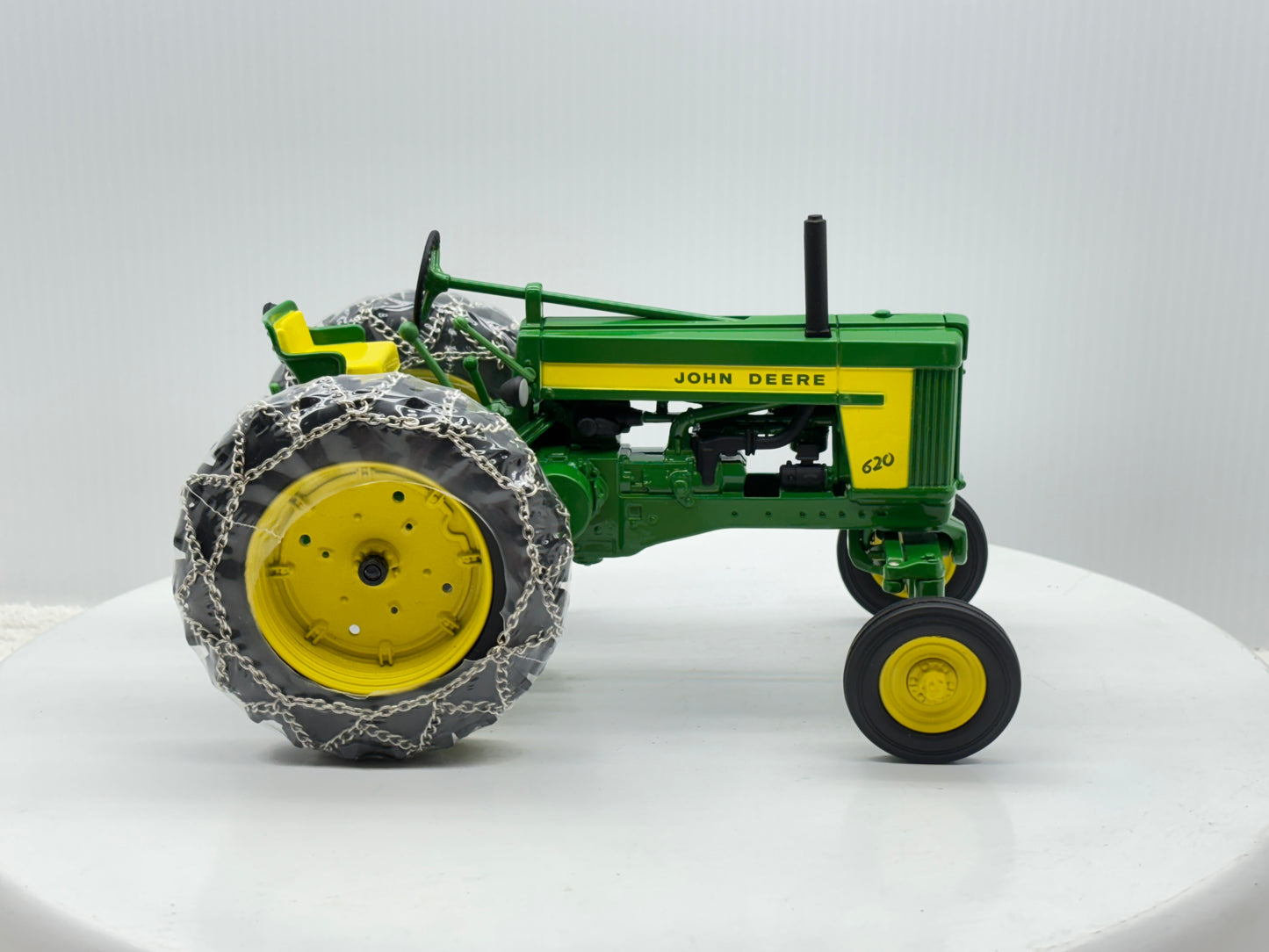 1/16 John Deere 620 Row Crop