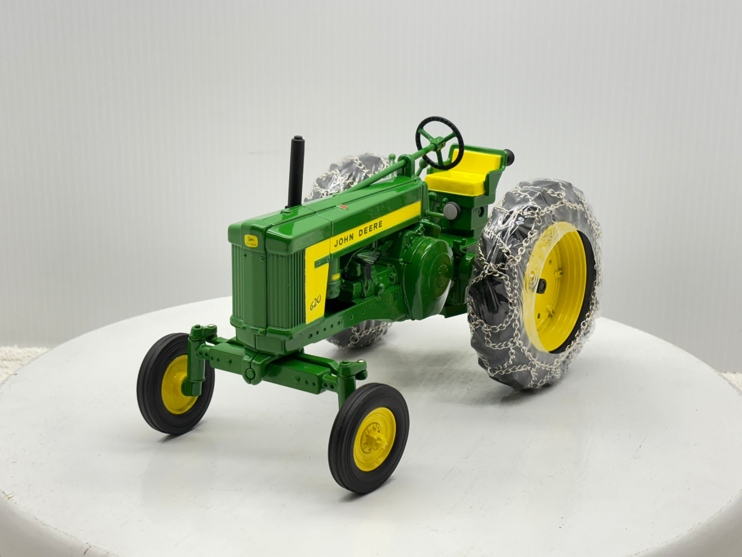 1/16 John Deere 620 Row Crop