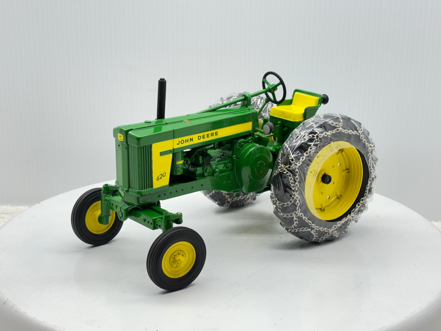 1/16 John Deere 620 Row Crop