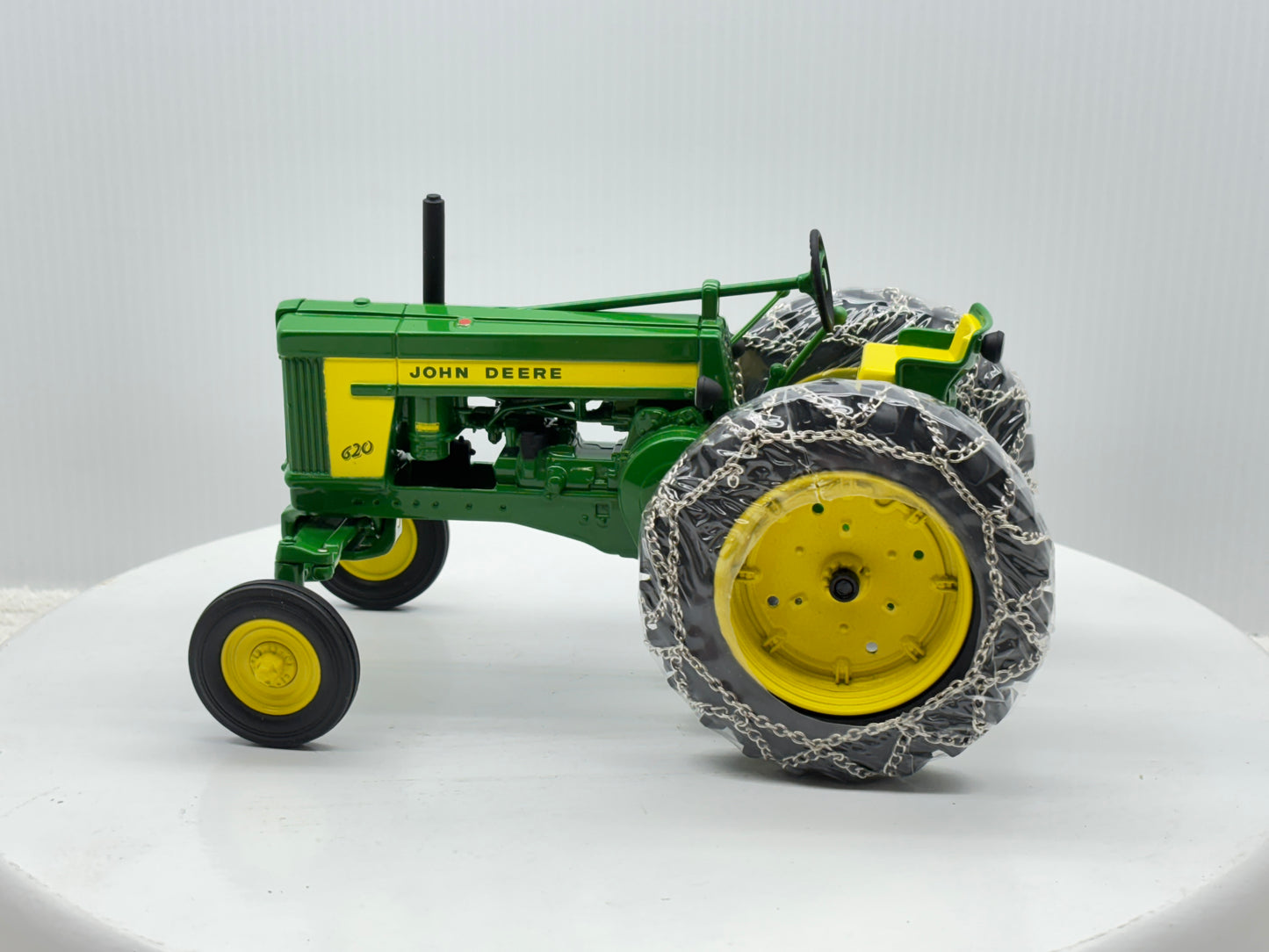1/16 John Deere 620 Row Crop