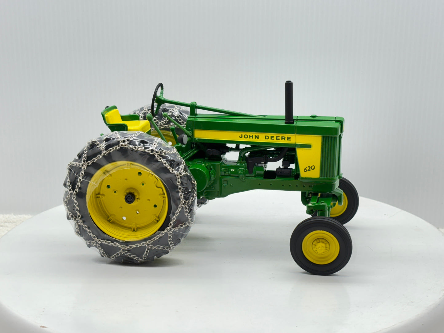 1/16 John Deere 620 Row Crop