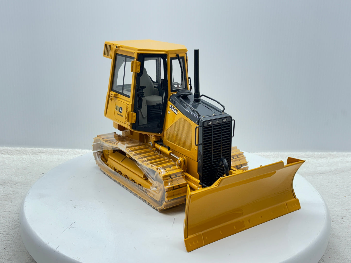 1/16 John Deere 650H Precision
