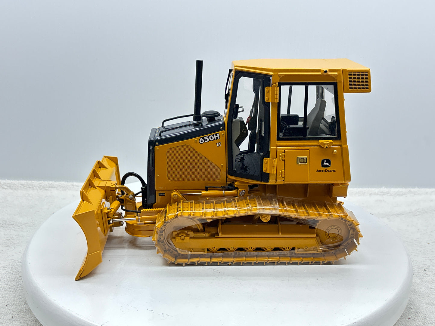 1/16 John Deere 650H Precision