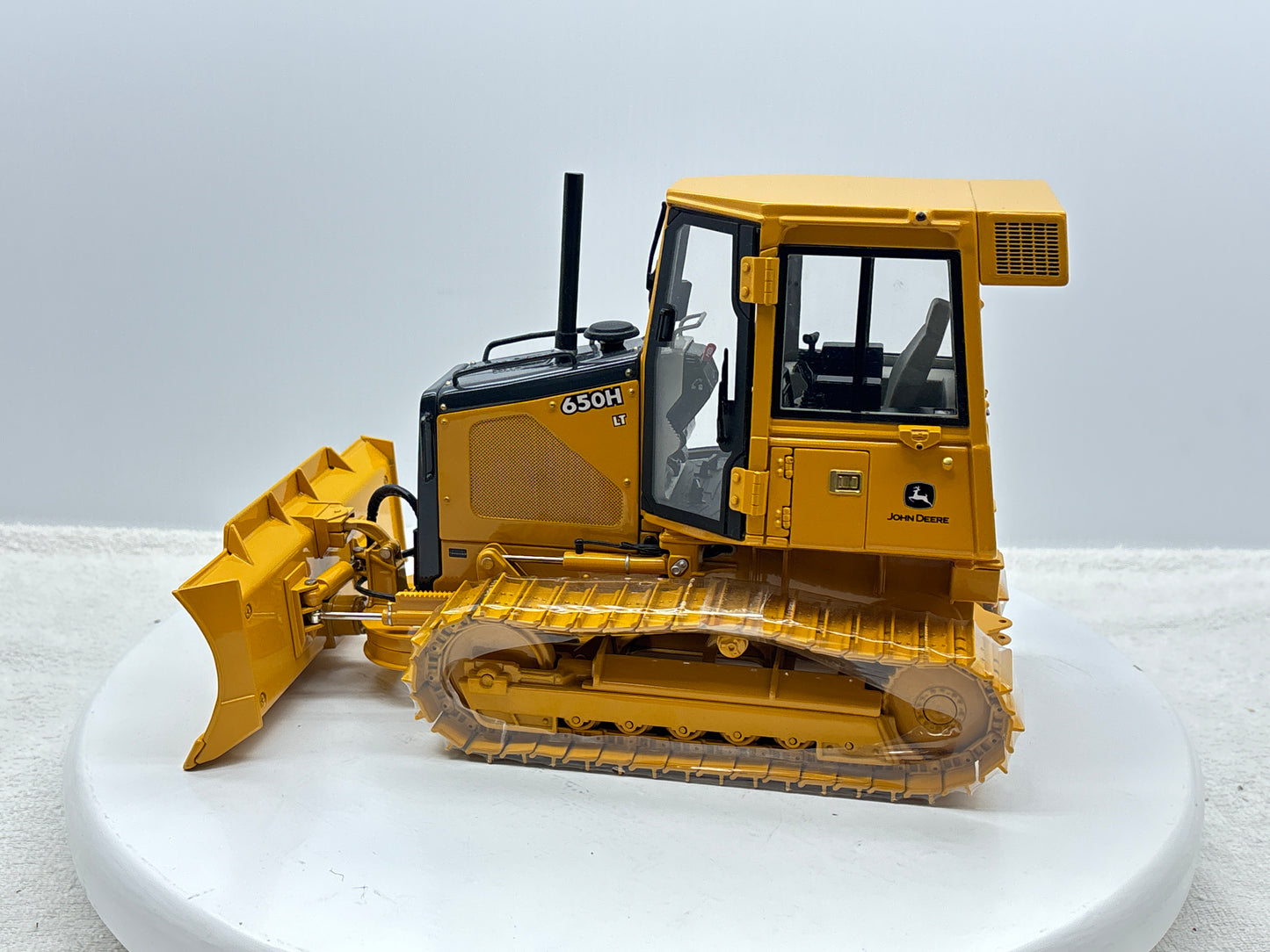 1/16 John Deere 650H Precision