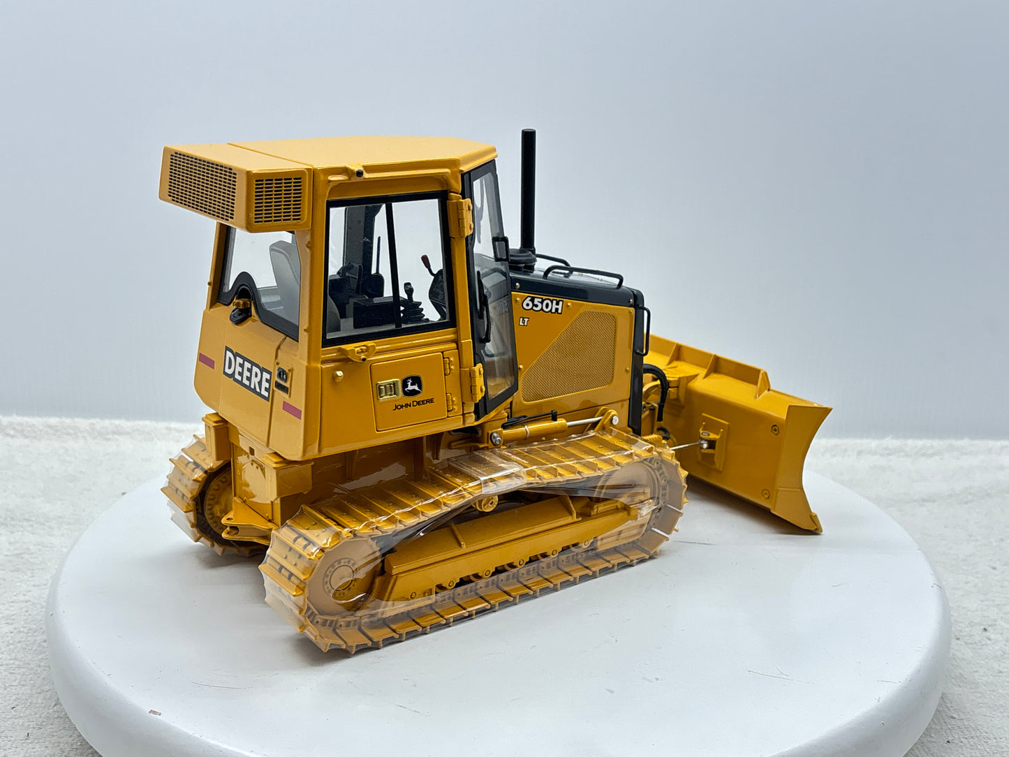 1/16 John Deere 650H Precision