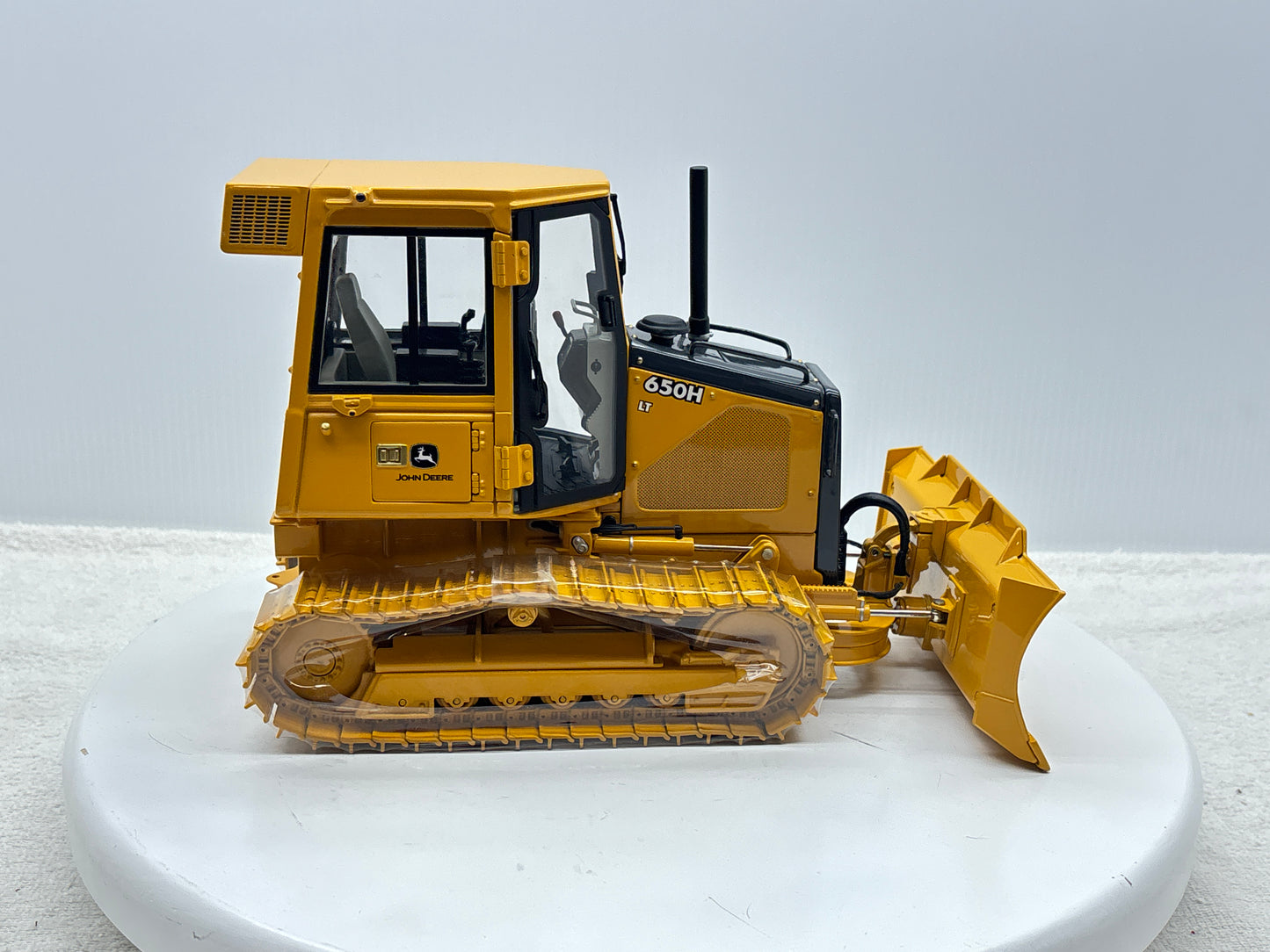 1/16 John Deere 650H Precision