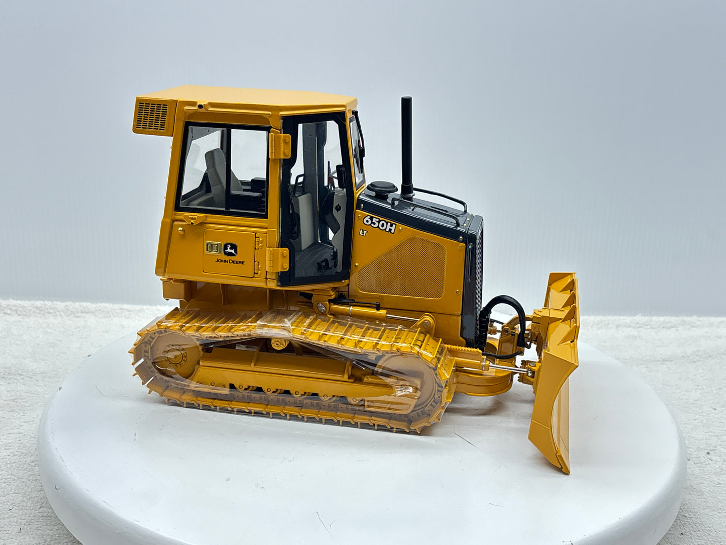 1/16 John Deere 650H Precision