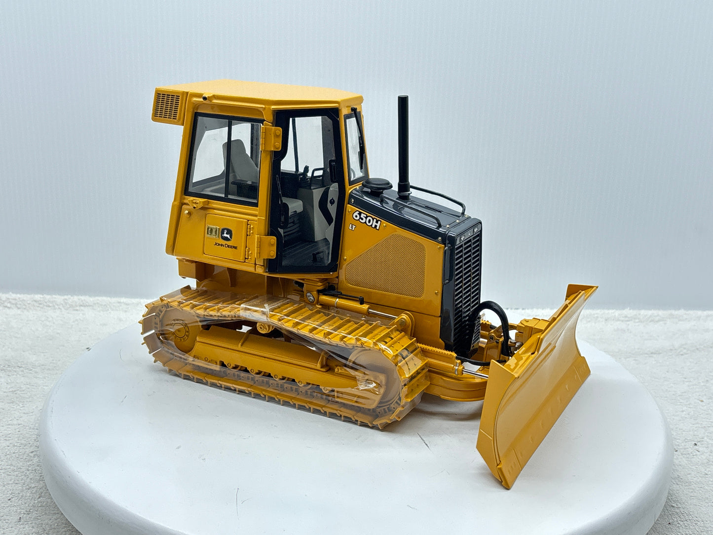1/16 John Deere 650H Precision
