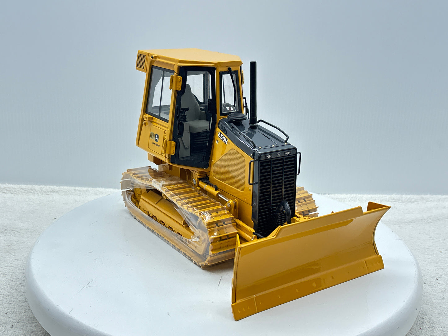 1/16 John Deere 650H Precision