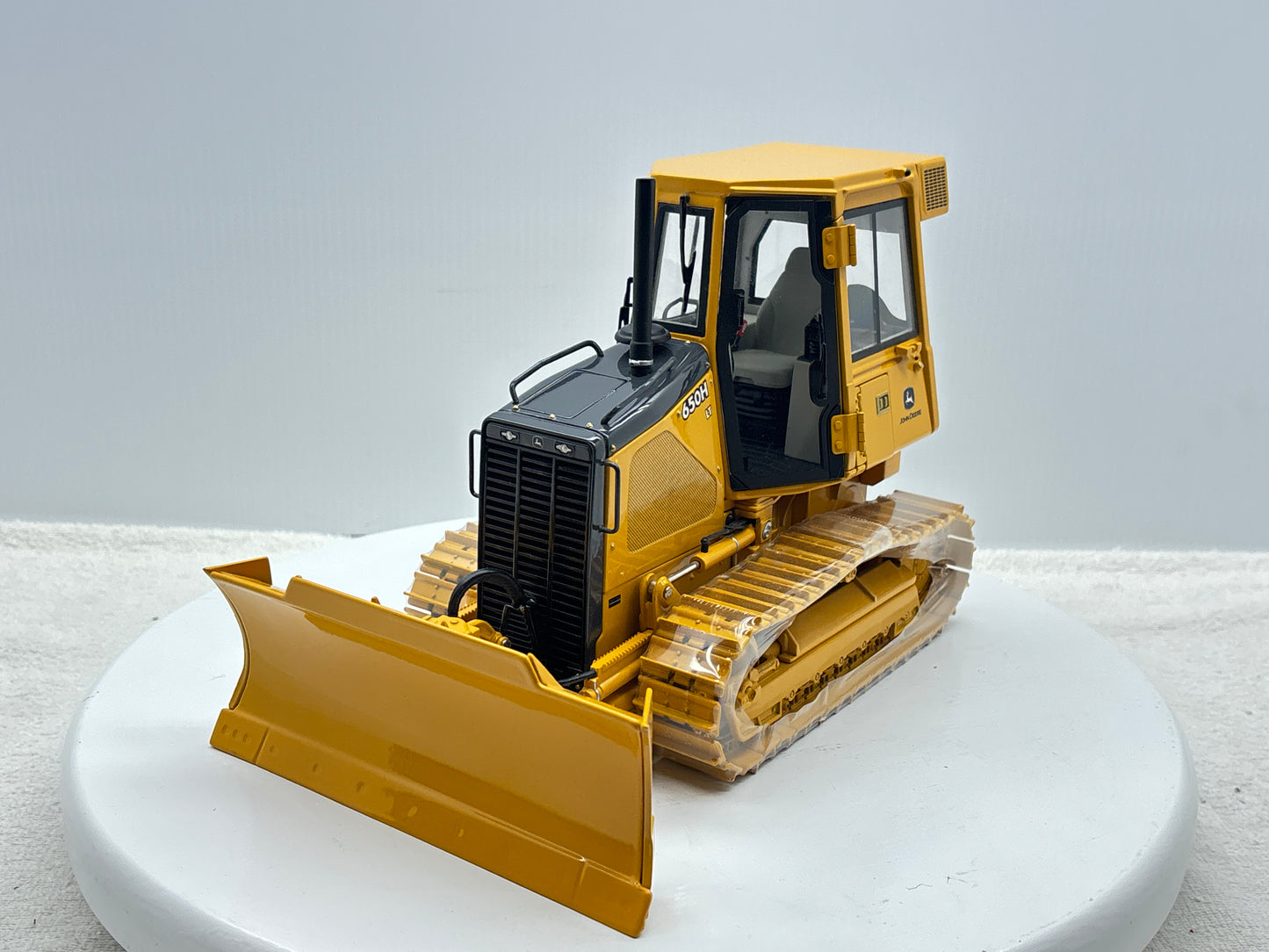 1/16 John Deere 650H Precision