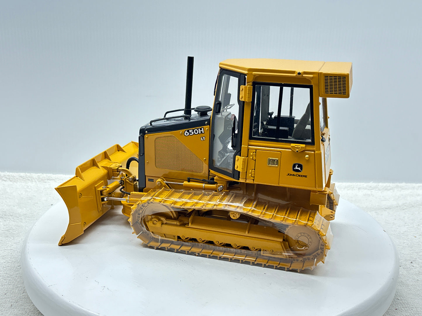1/16 John Deere 650H Precision