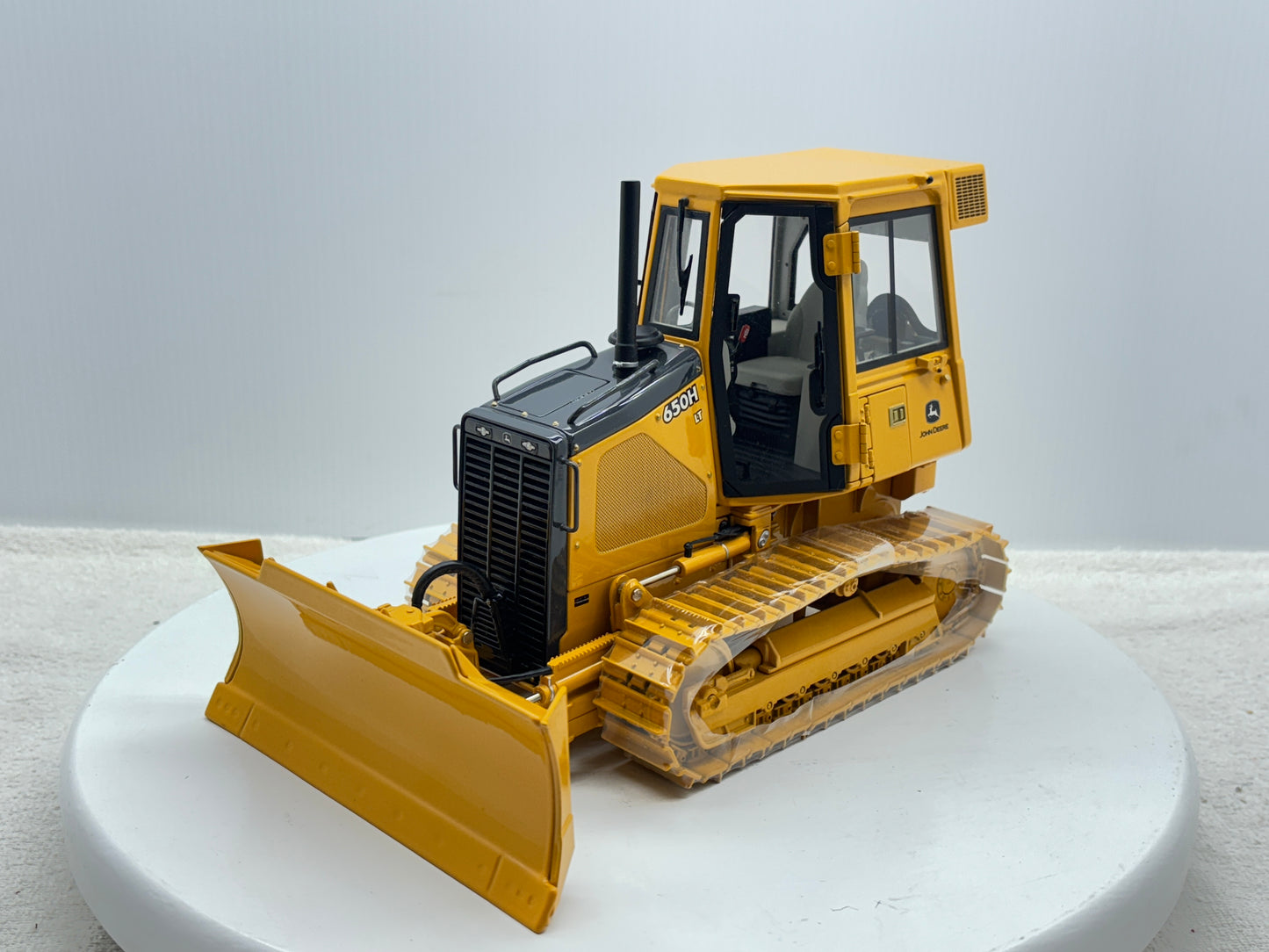 1/16 John Deere 650H Precision