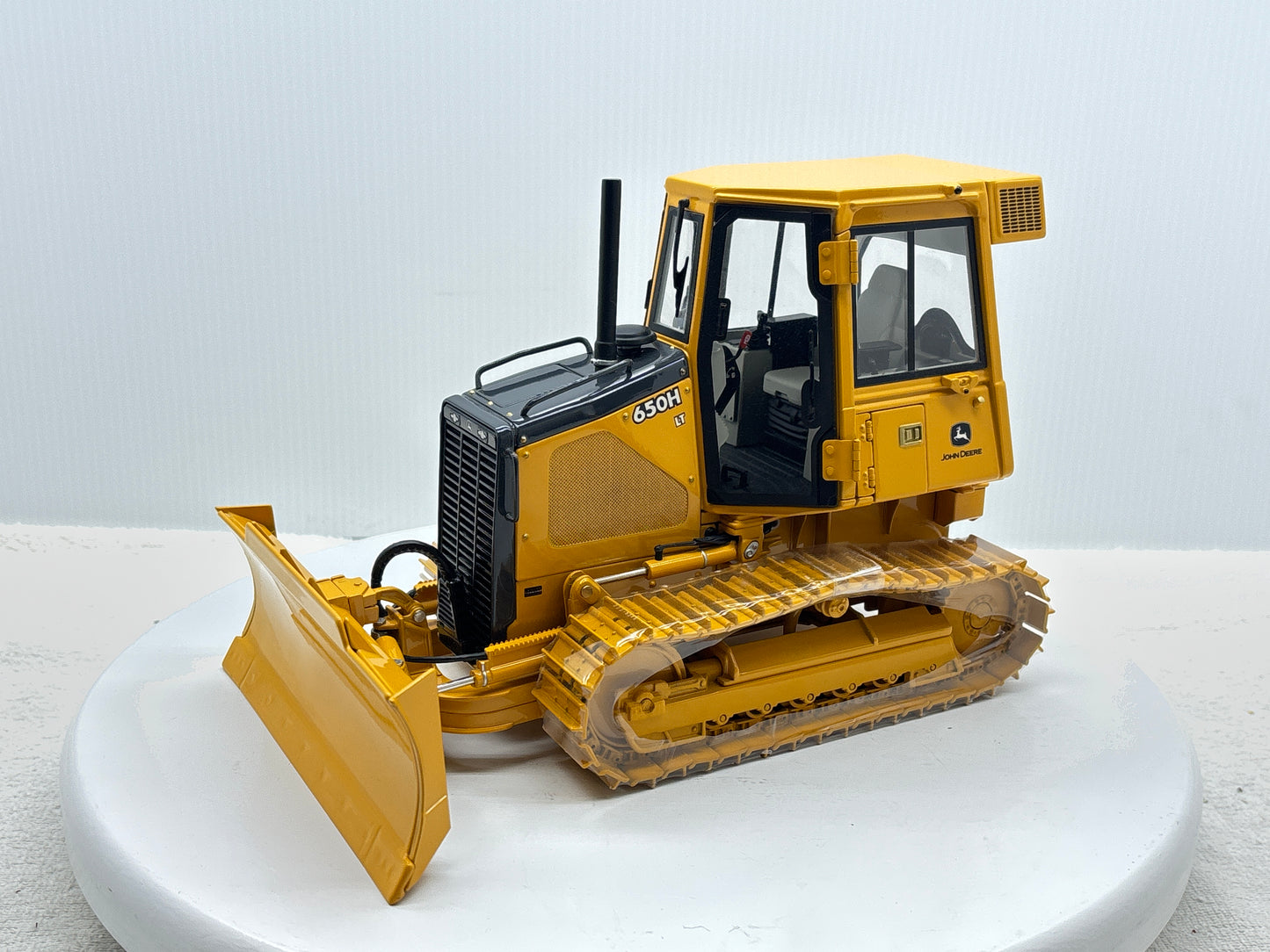 1/16 John Deere 650H Precision