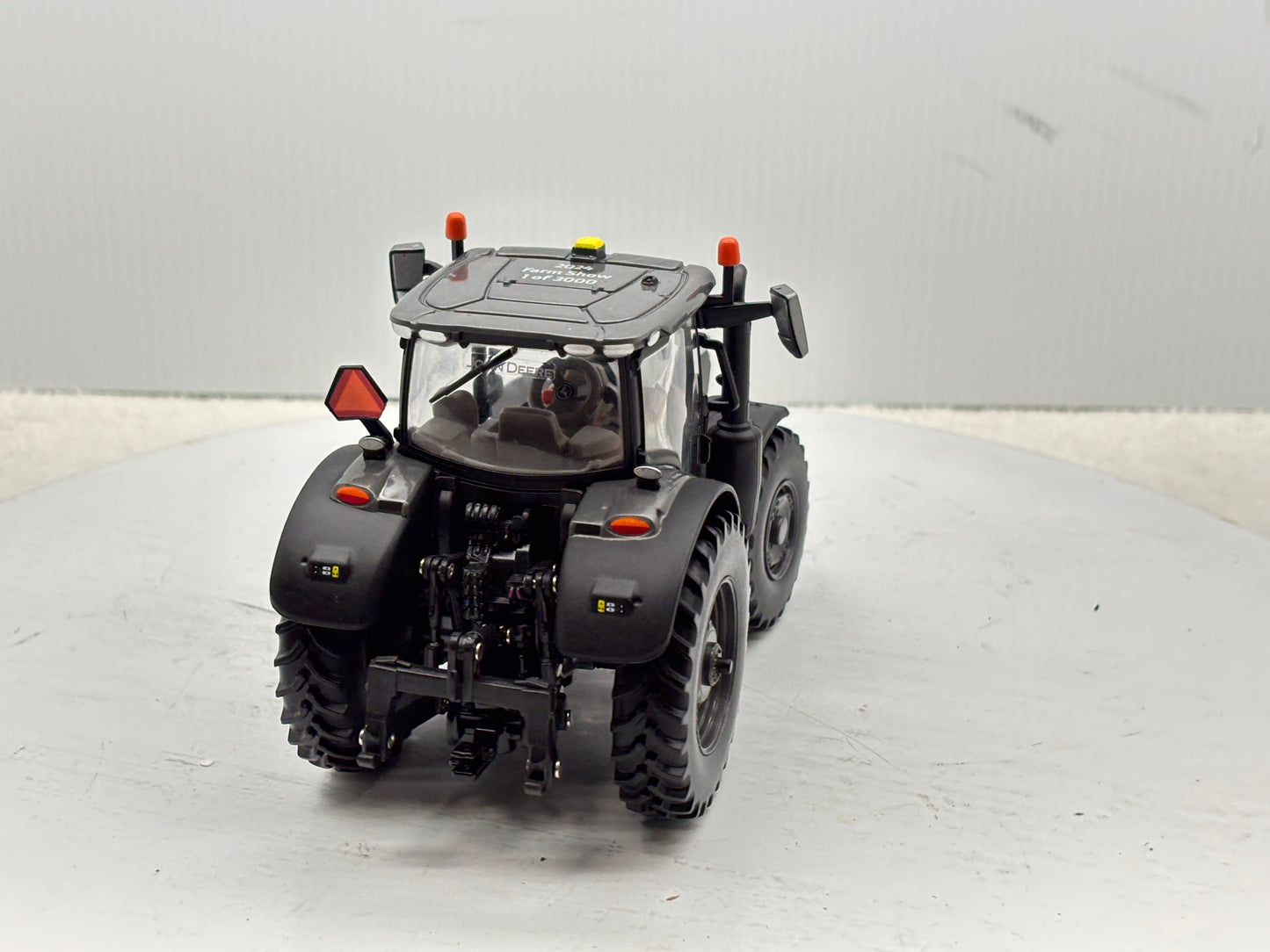 1/32 John Deere 6R 155 Charcoal