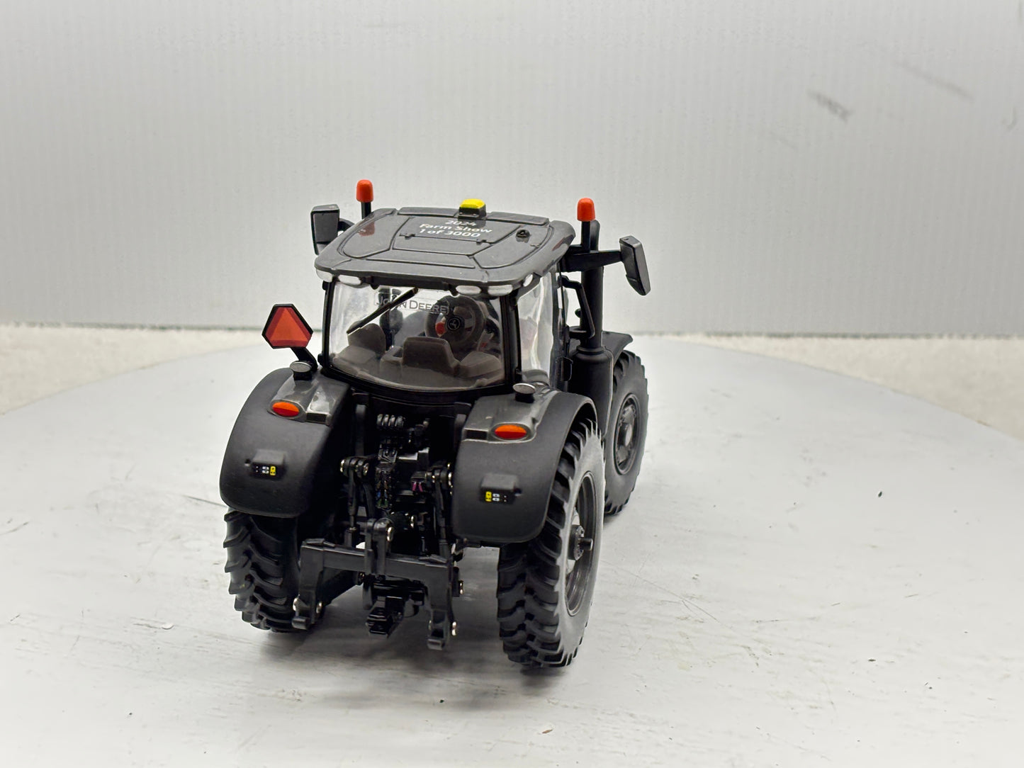 1/32 John Deere 6R 155 Charcoal