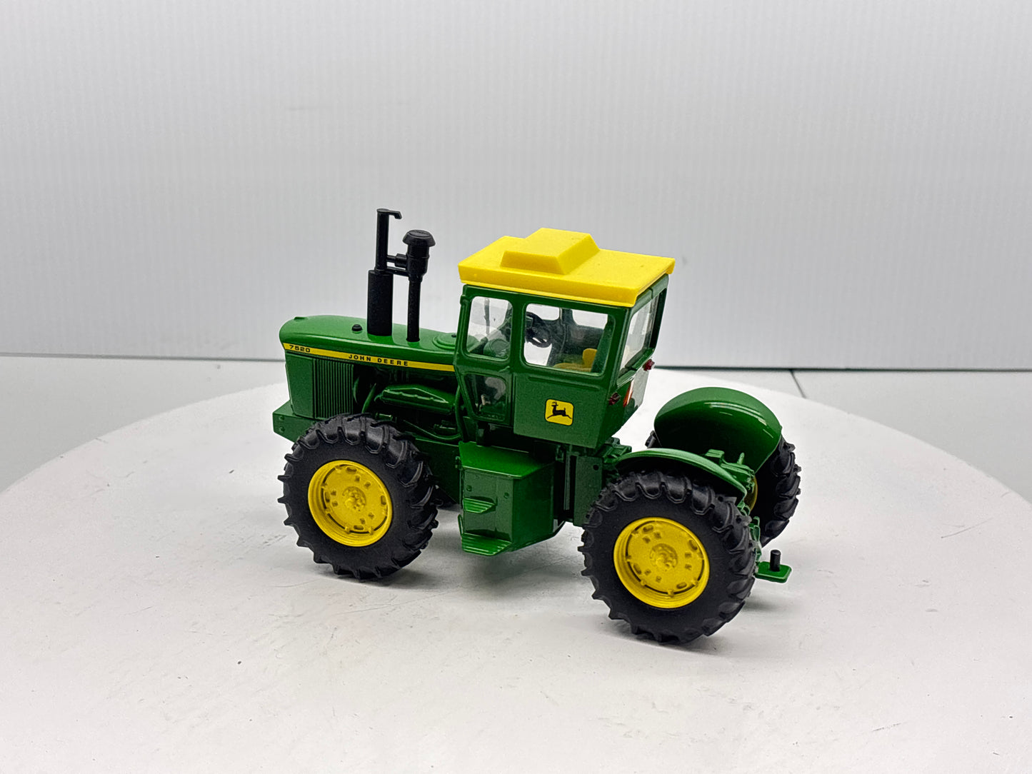 1/32 John Deere 7520