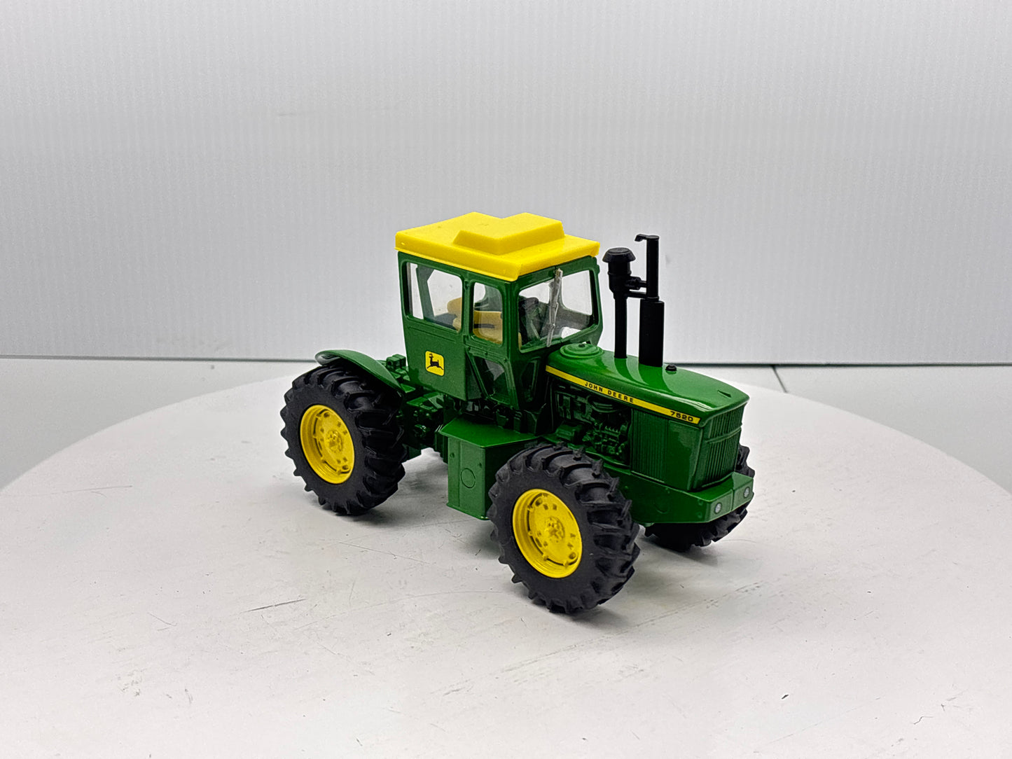 1/32 John Deere 7520