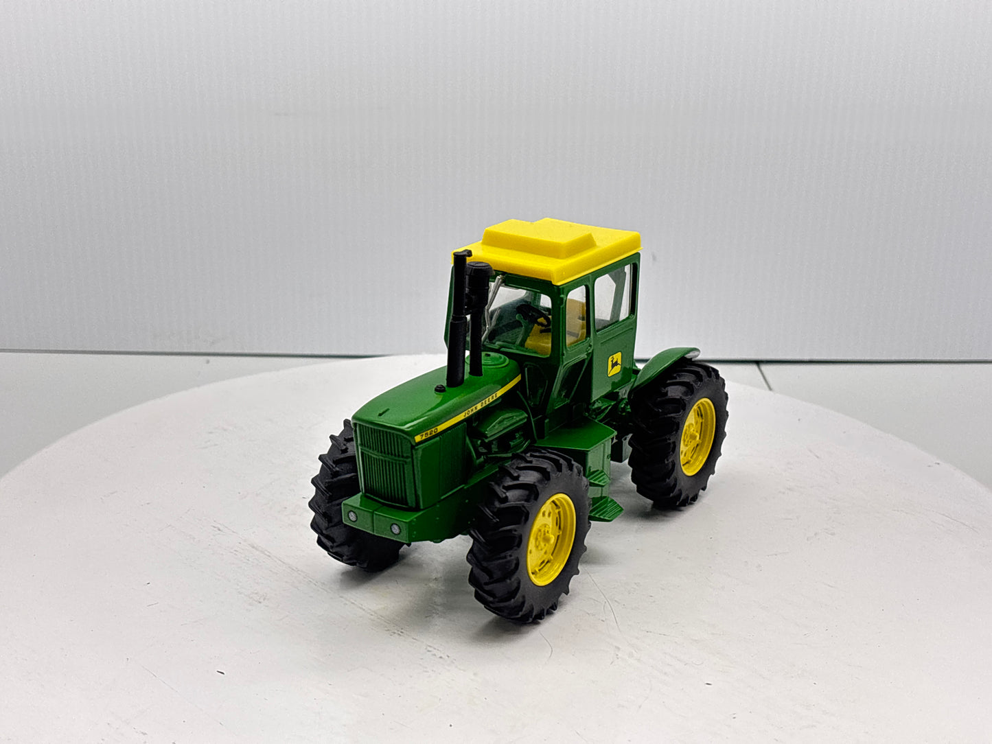 1/32 John Deere 7520