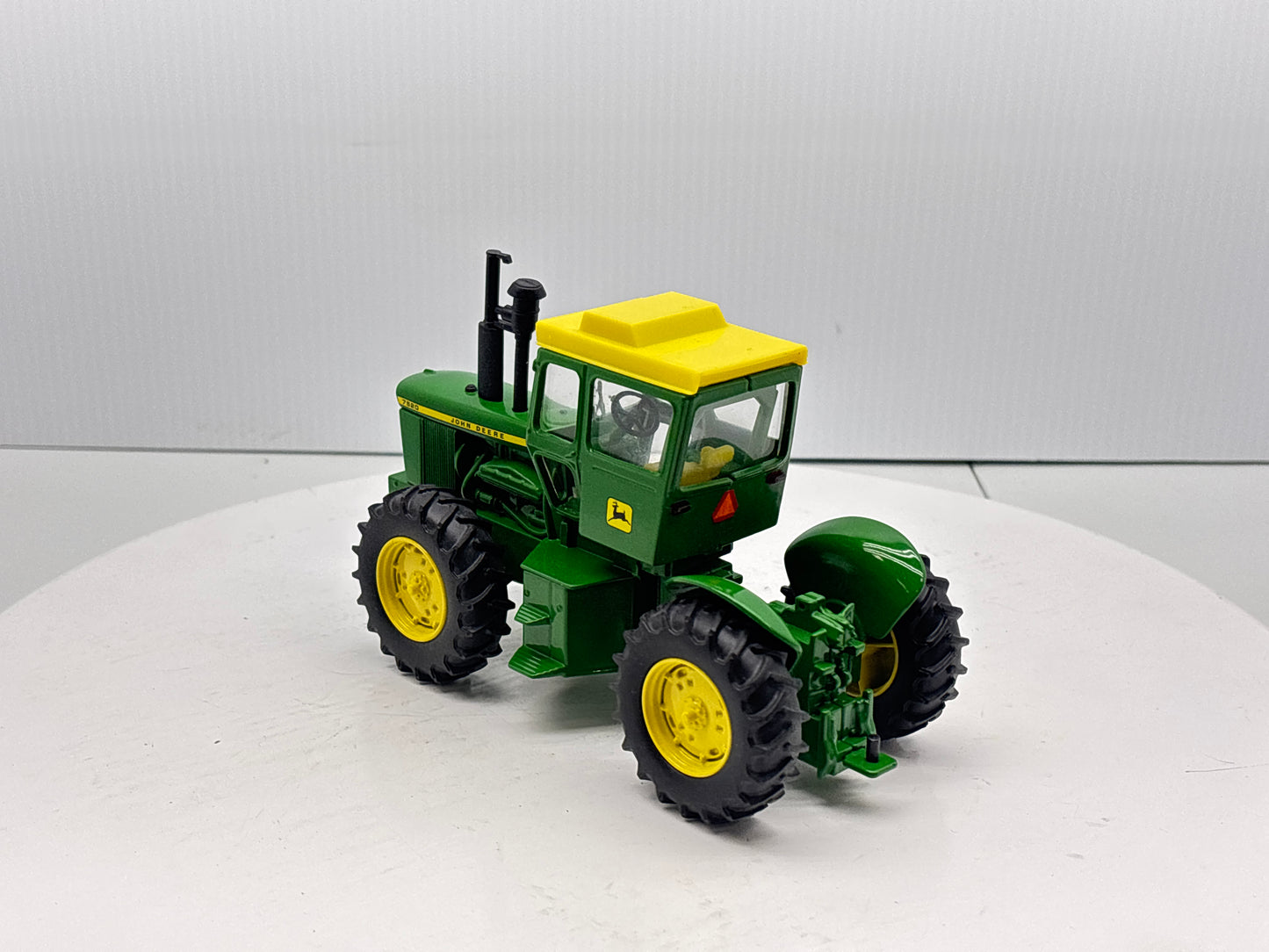 1/32 John Deere 7520
