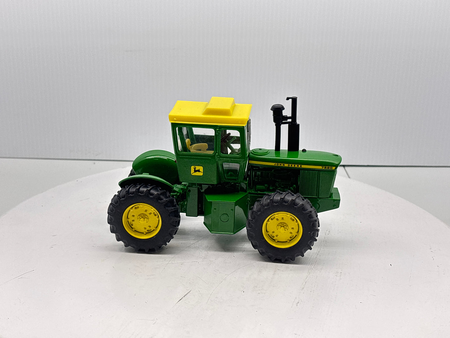 1/32 John Deere 7520