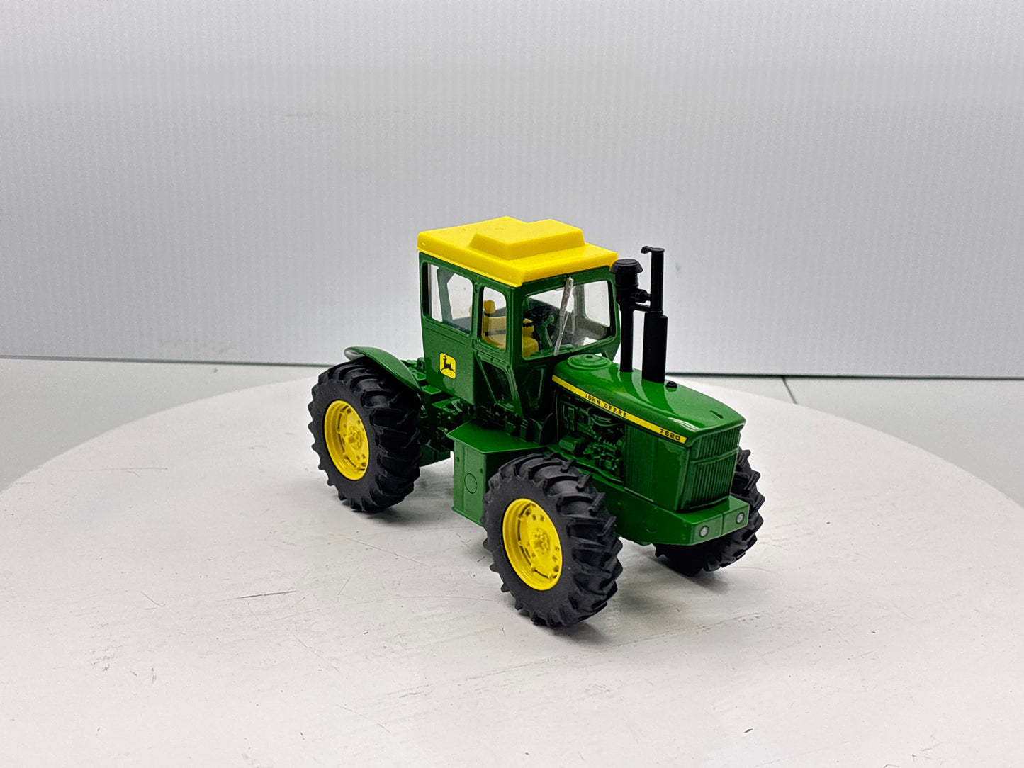 1/32 John Deere 7520