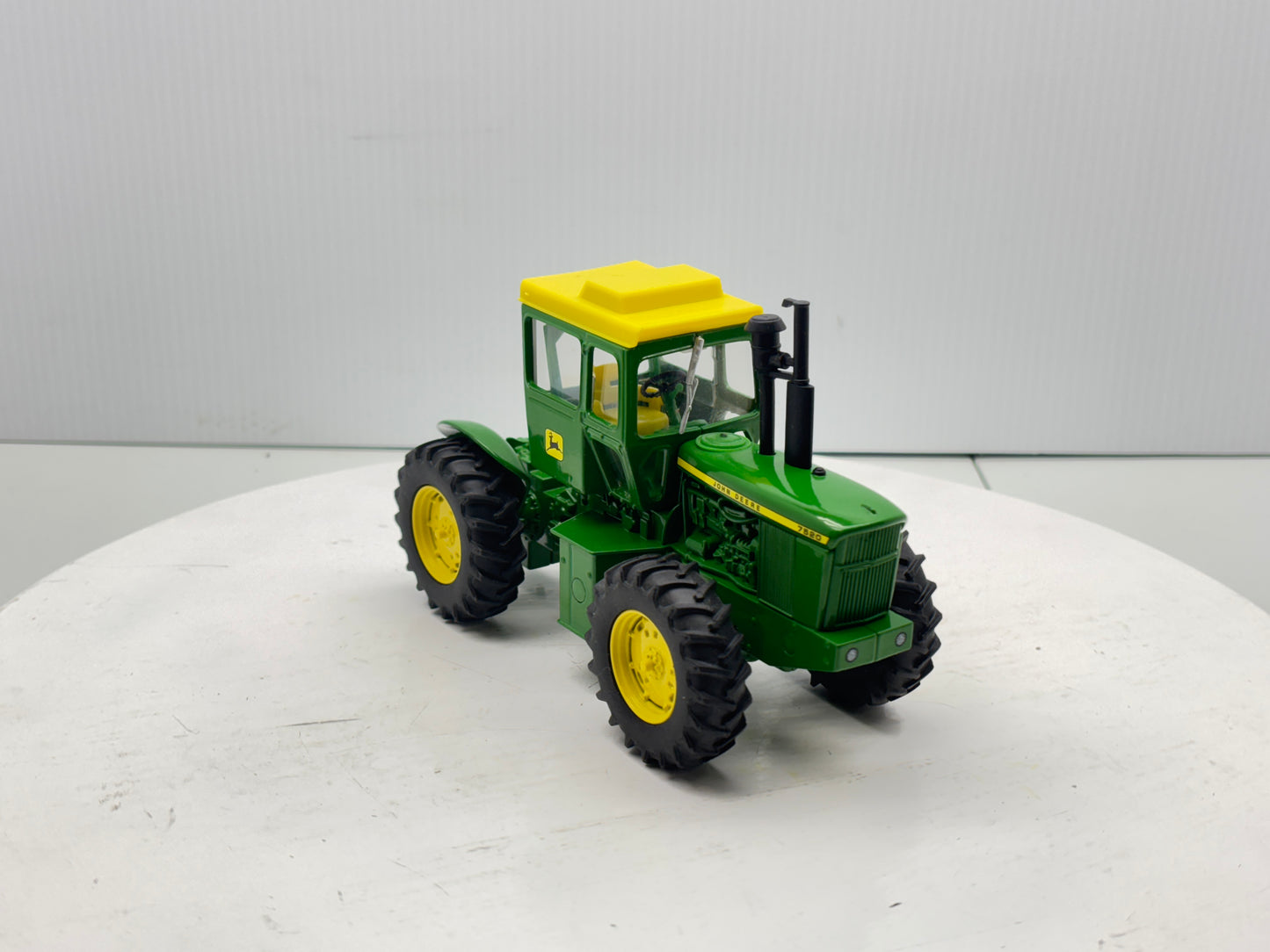1/32 John Deere 7520