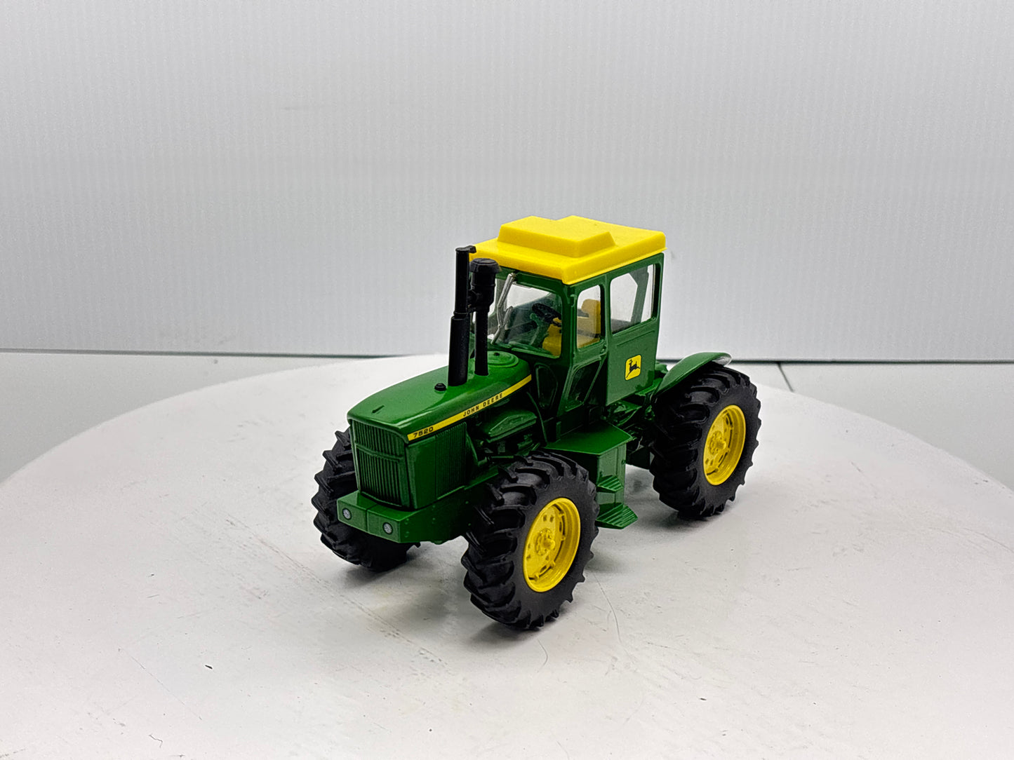 1/32 John Deere 7520