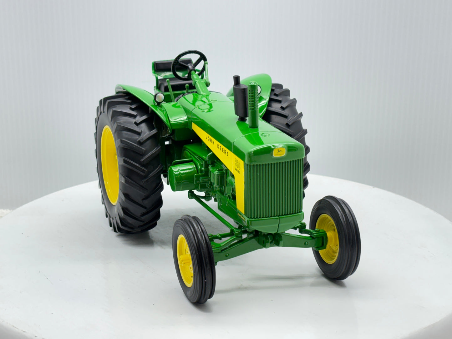 1/16 John Deere 850 Prototype Two Cylinder