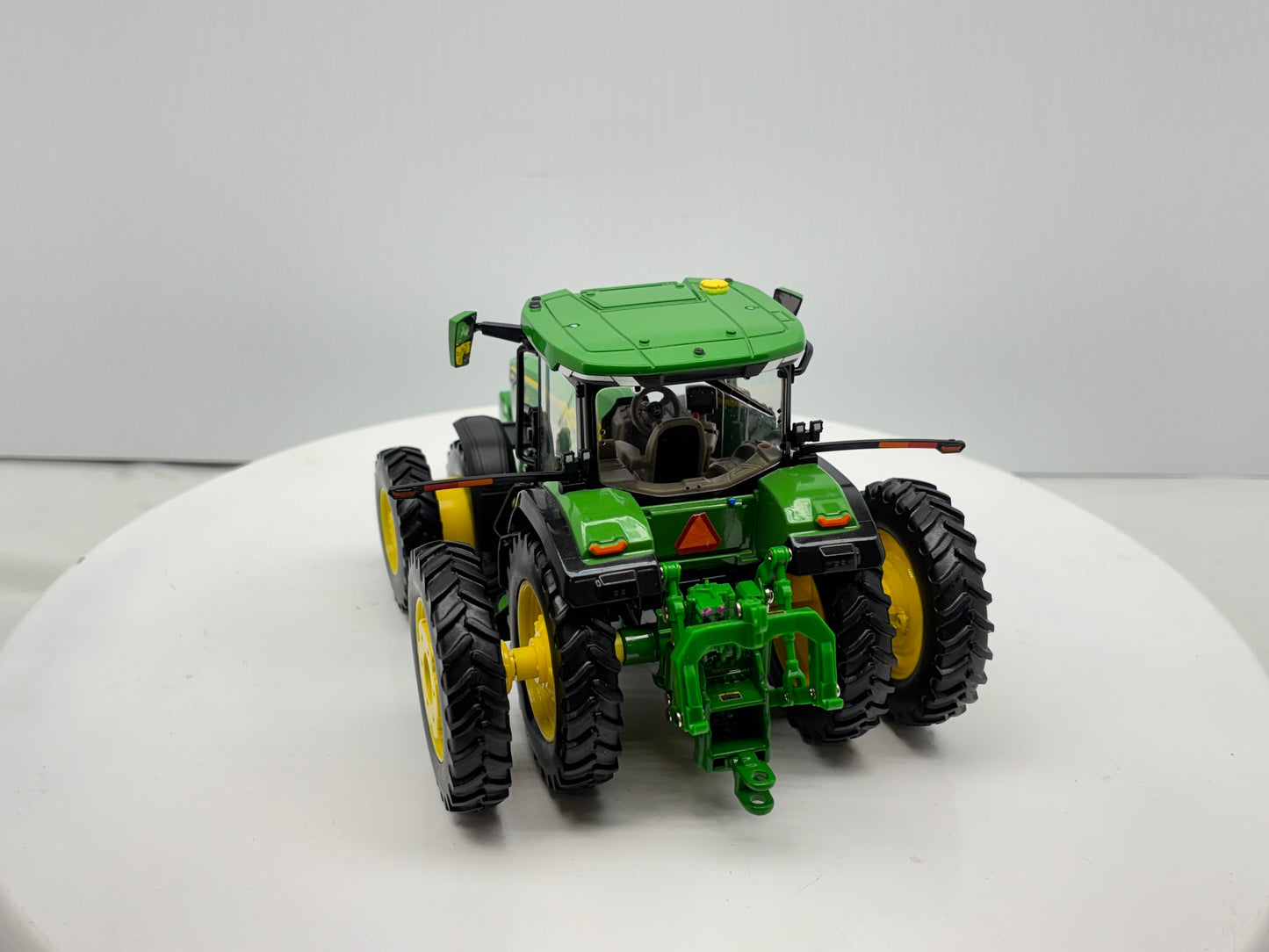 1/32 John Deere 8R 370