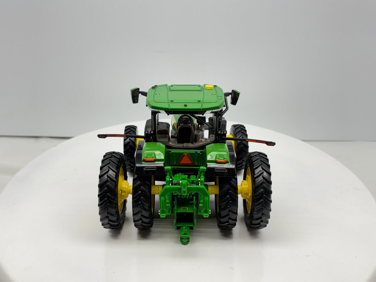 1/32 John Deere 8R 370
