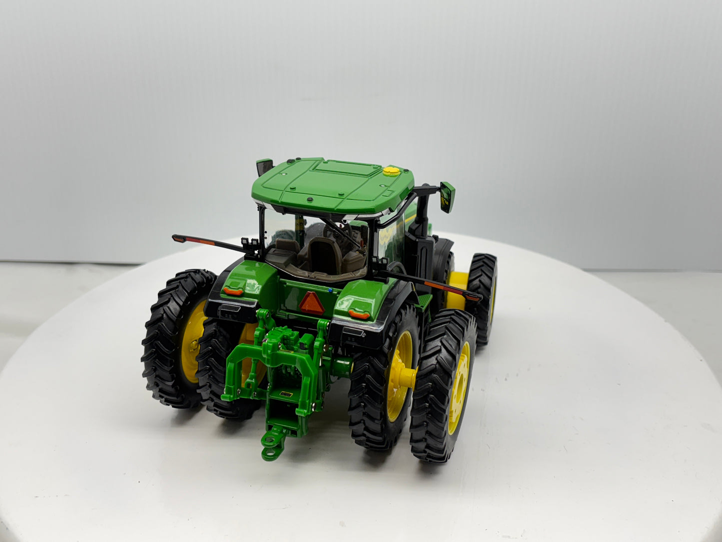 1/32 John Deere 8R 370