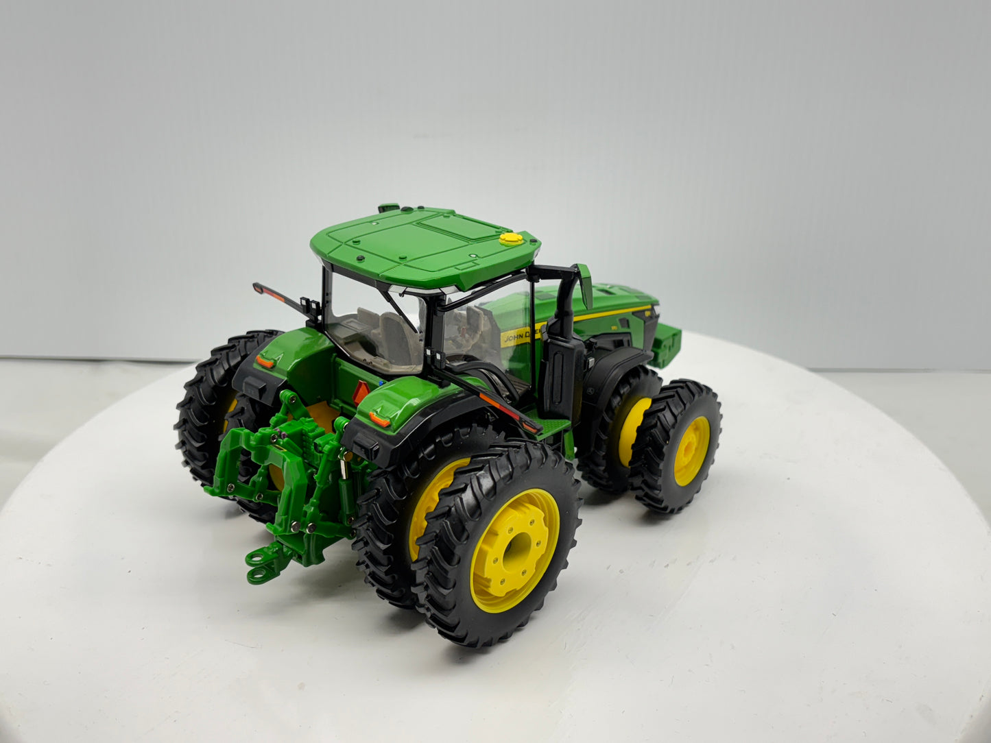 1/32 John Deere 8R 370